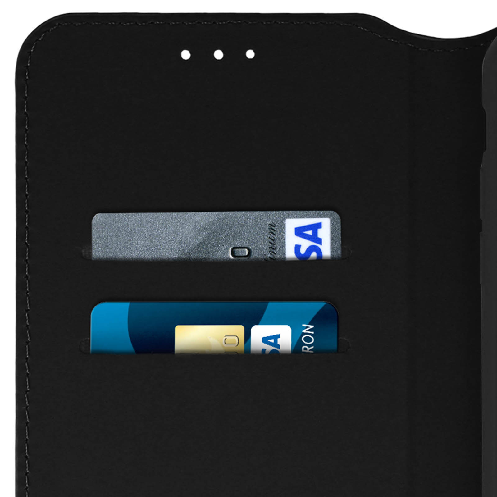 Una custodia per telefono nera con slot per carte. Due carte di credito sono visibili.