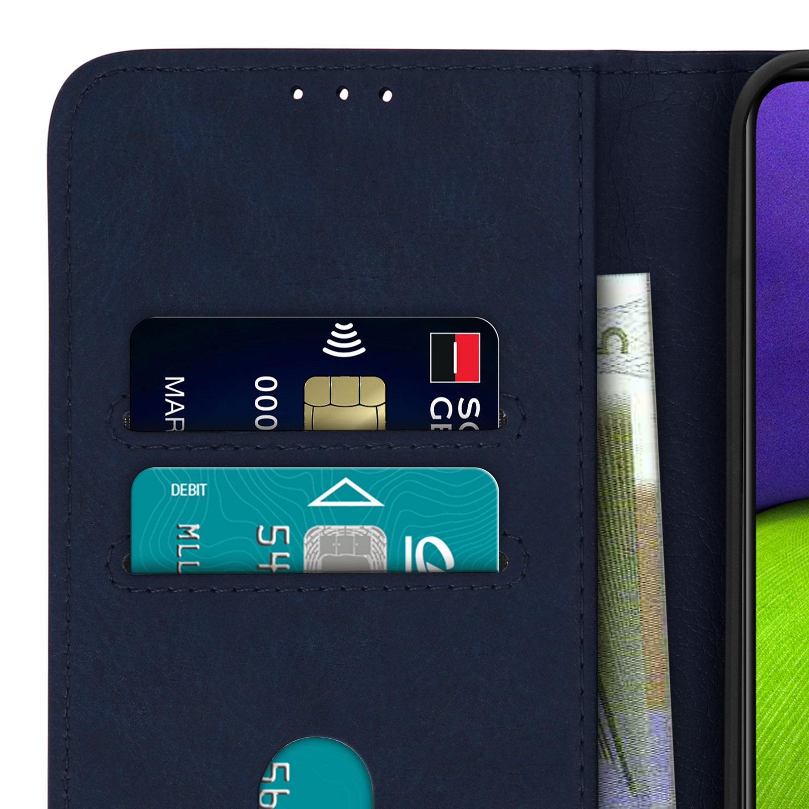 Een marineblauwe telefoonhoes met creditcardsleuven. Twee kaarten zitten in de sleuven.
