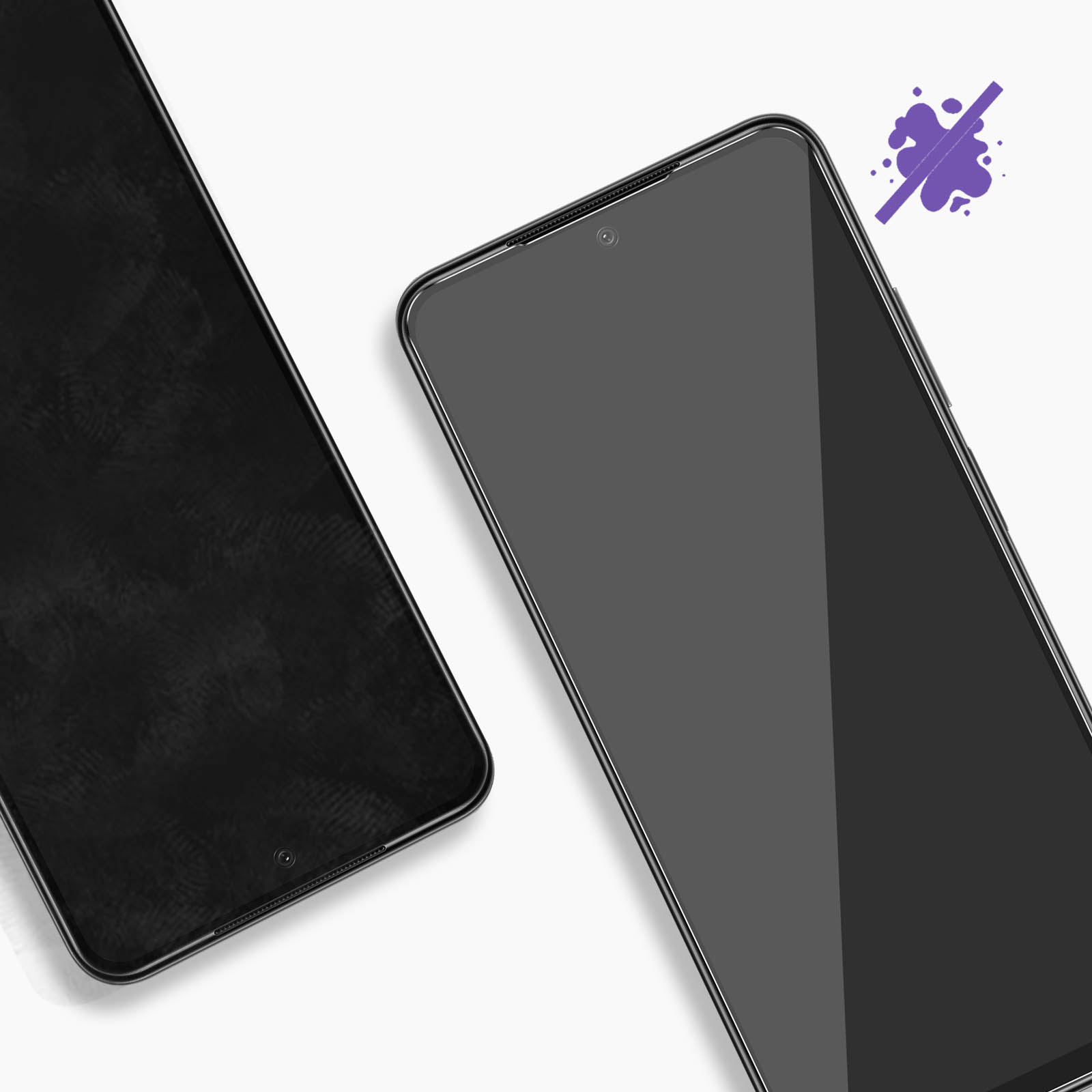 Twee zwarte smartphones op een wit oppervlak; één met een schermbeschermer aangebracht.