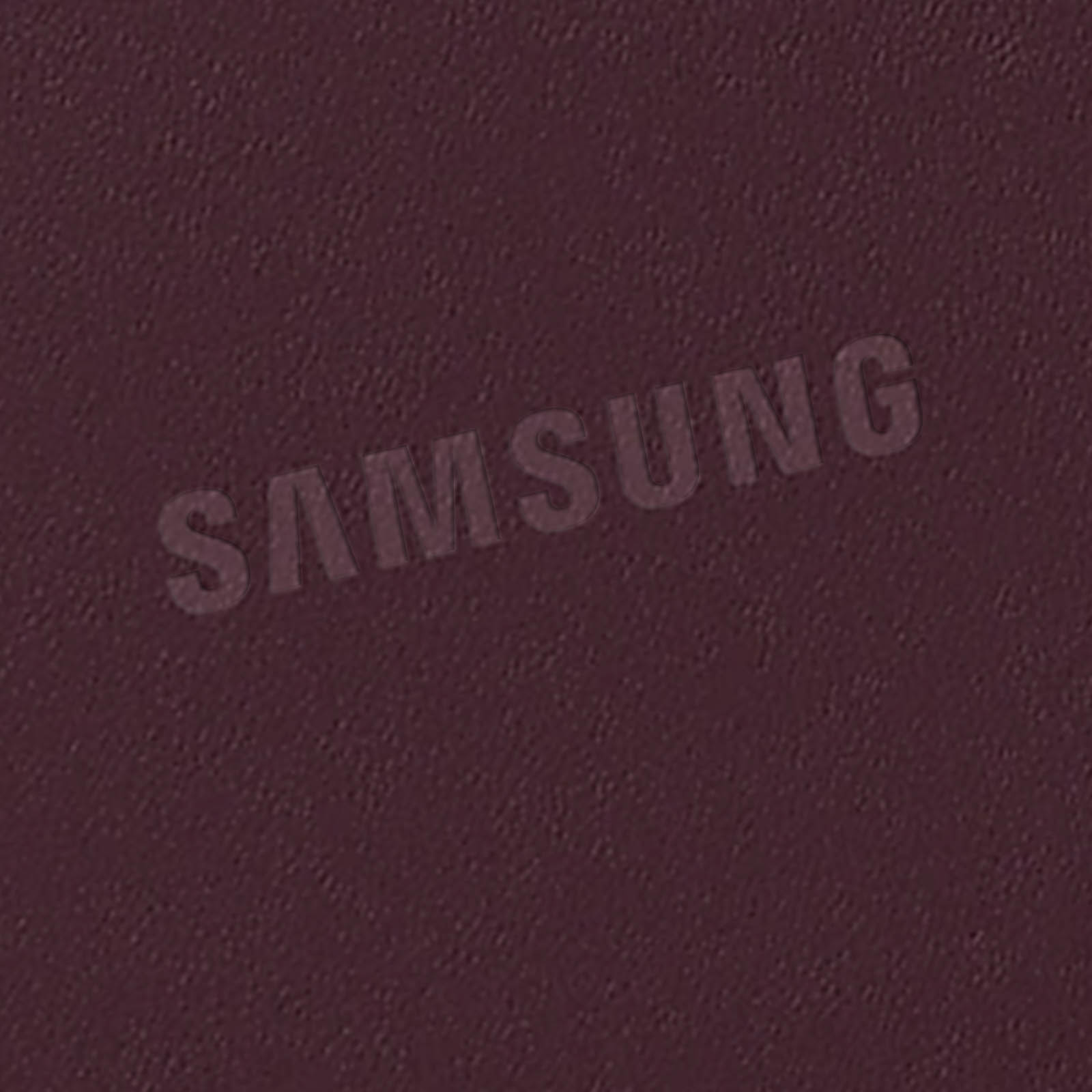 Un primo piano di pelle viola con un logo SAMSUNG.