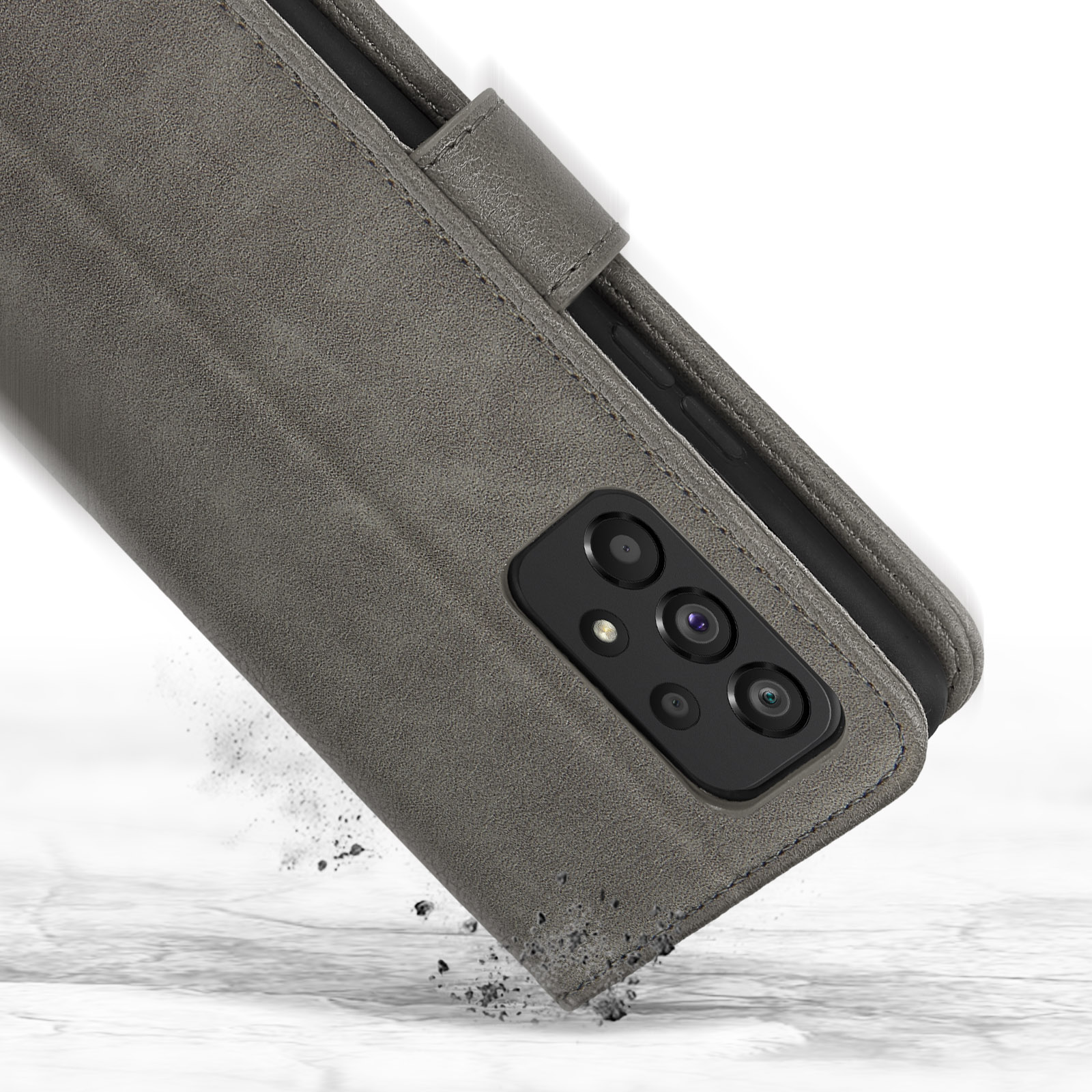 Un téléphone dans un étui de style portefeuille gris, avec un appareil photo visible. L'étui est légèrement ouvert.