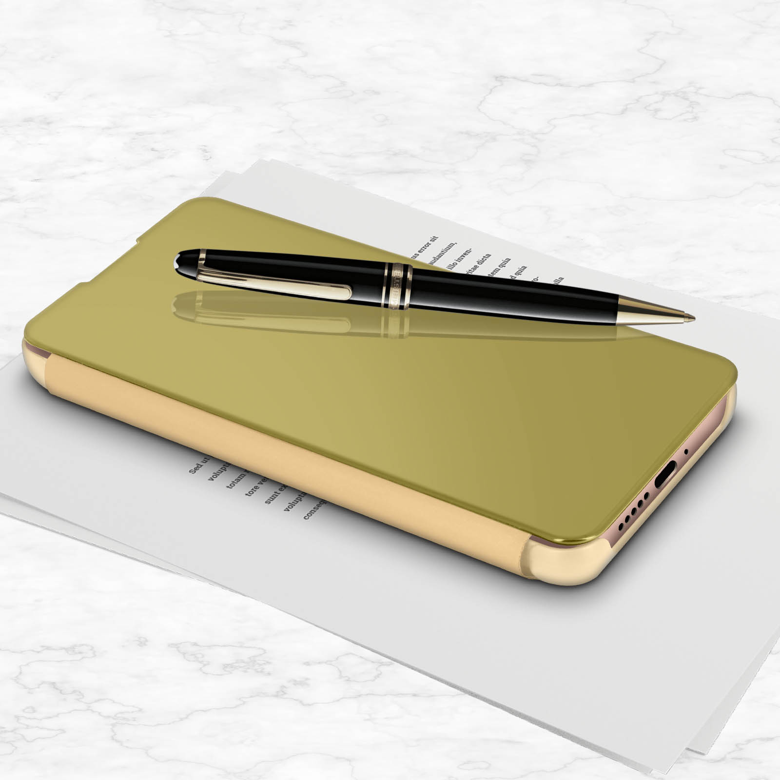 Telefoon in gouden hoes op papieren met pen. De achtergrond is marmer.