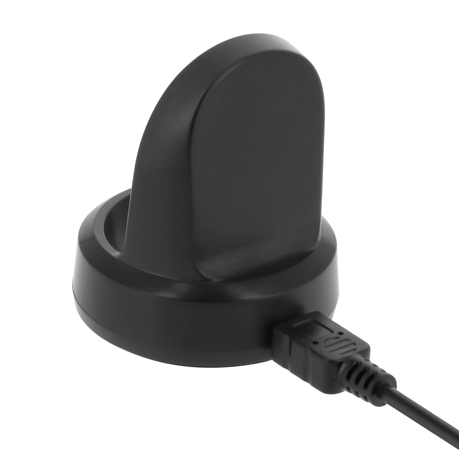 Caricabatterie per orologio nero su sfondo bianco. Ha un cavo USB collegato. Il caricabatterie è verticale.