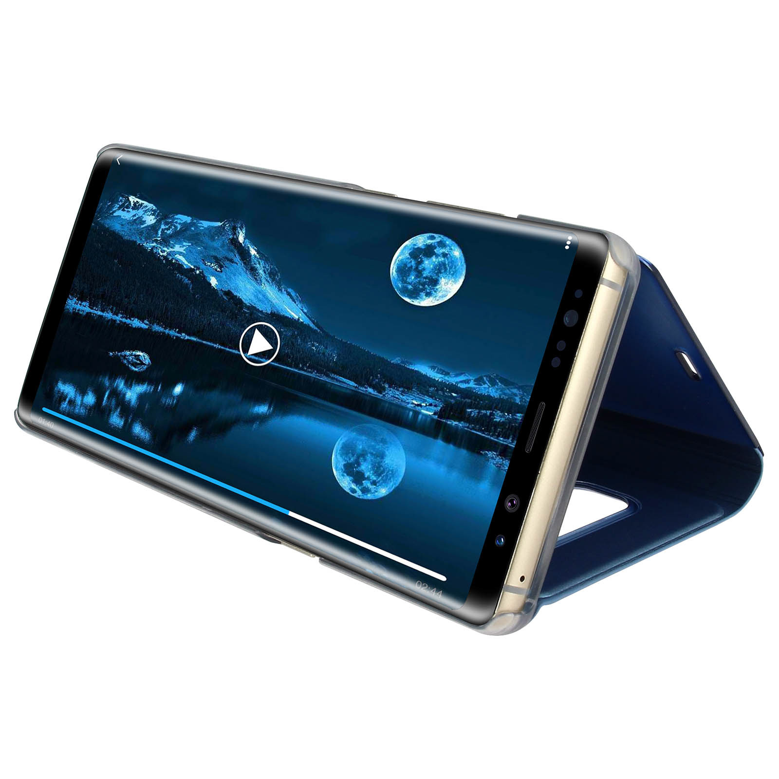 Telefono che mostra una scena notturna con montagne e due lune, in una custodia blu.