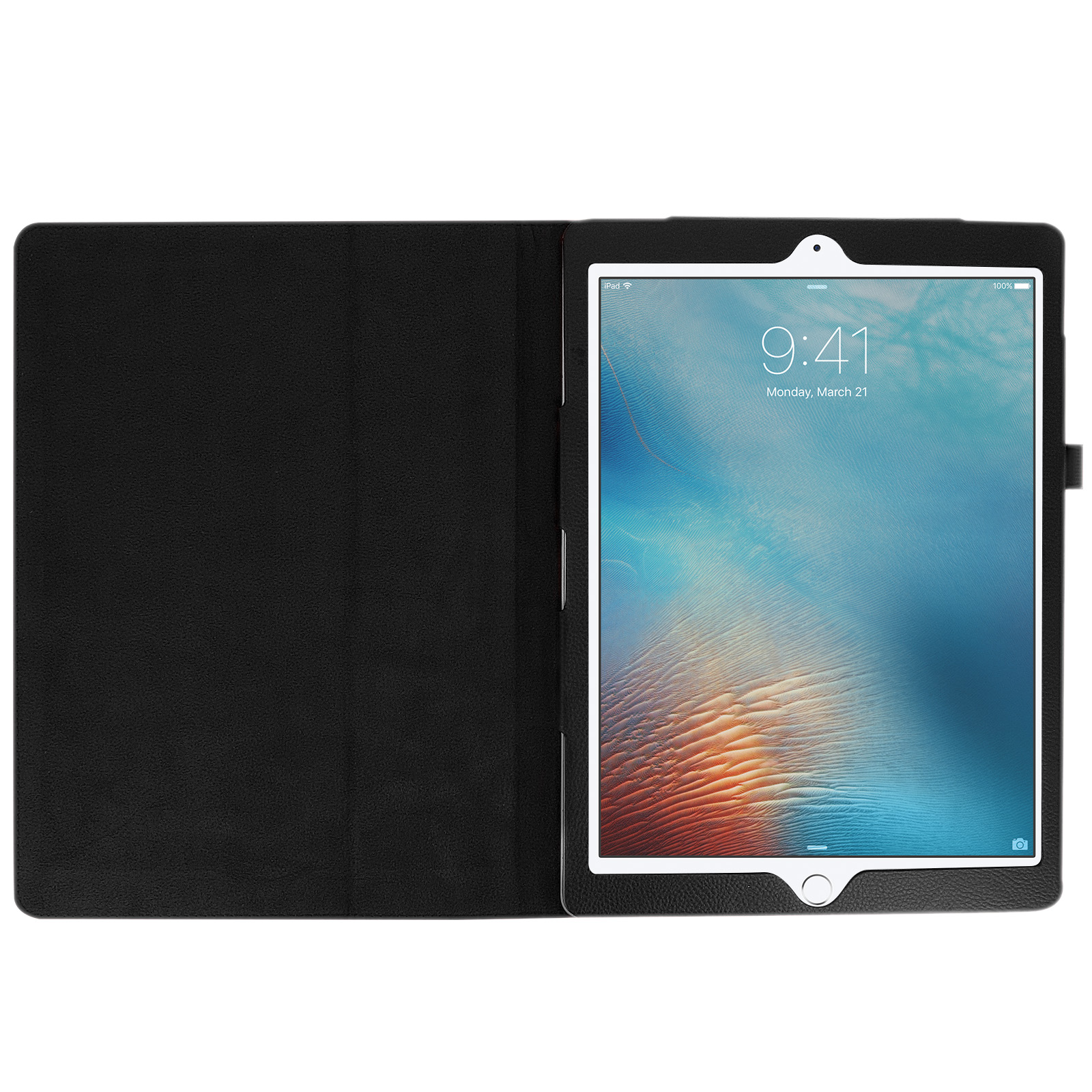 Un tablet in una custodia nera è aperto, mostrando lo schermo. L'ora è 9:41, lunedì 21 marzo.