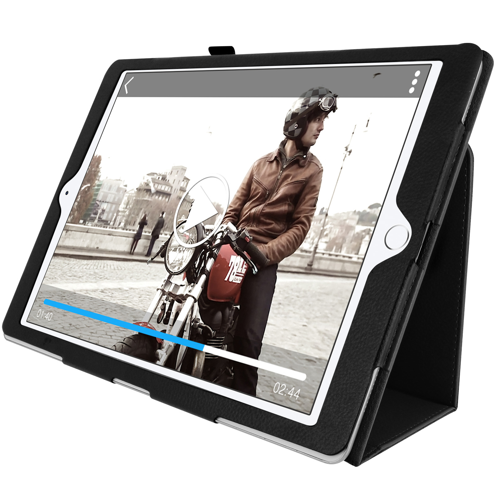 Tablet con video in riproduzione, aperto in una custodia nera.