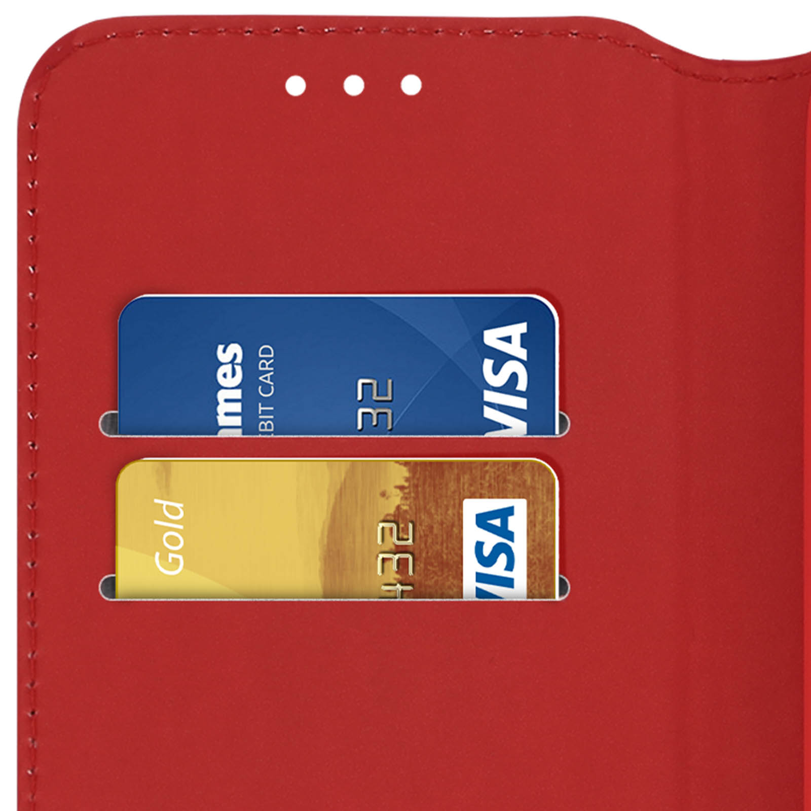 Interno di una custodia a portafoglio rossa con carte di credito visibili.