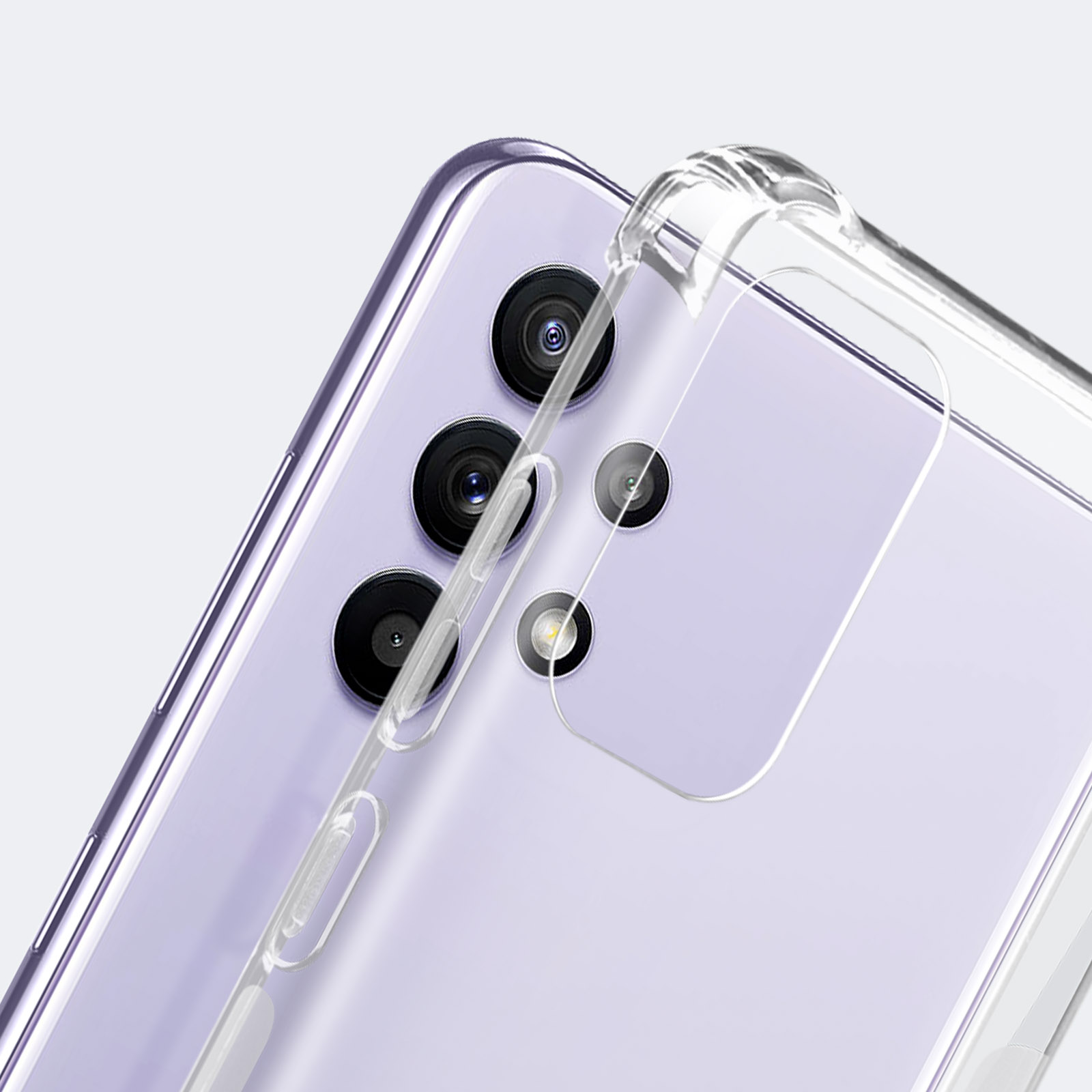 Primo piano di custodia trasparente. Il telefono ha 3 fotocamere. Lo sfondo è bianco.
