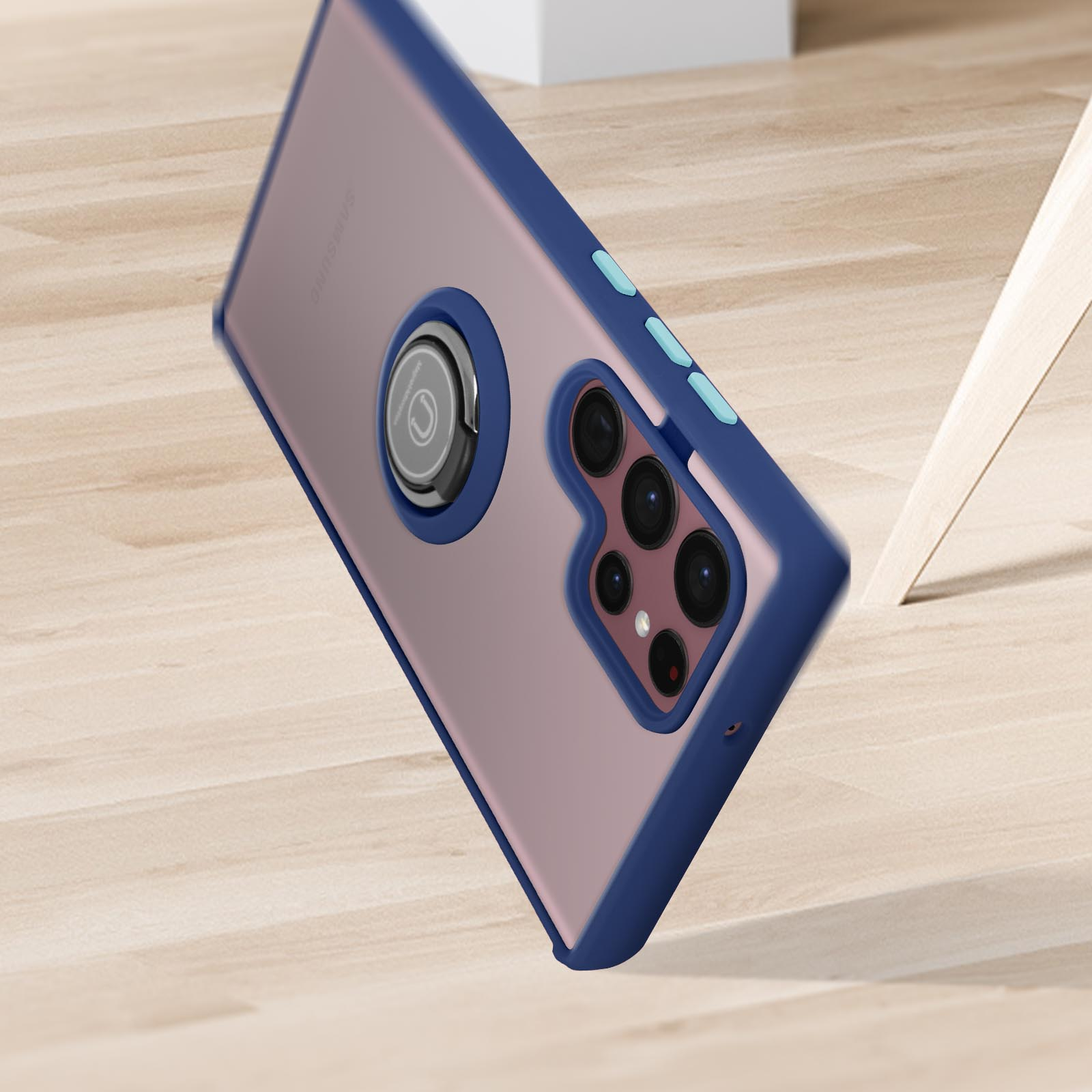 Een telefoonhoesje met een ring op de achterkant. De hoes is blauw en roze.