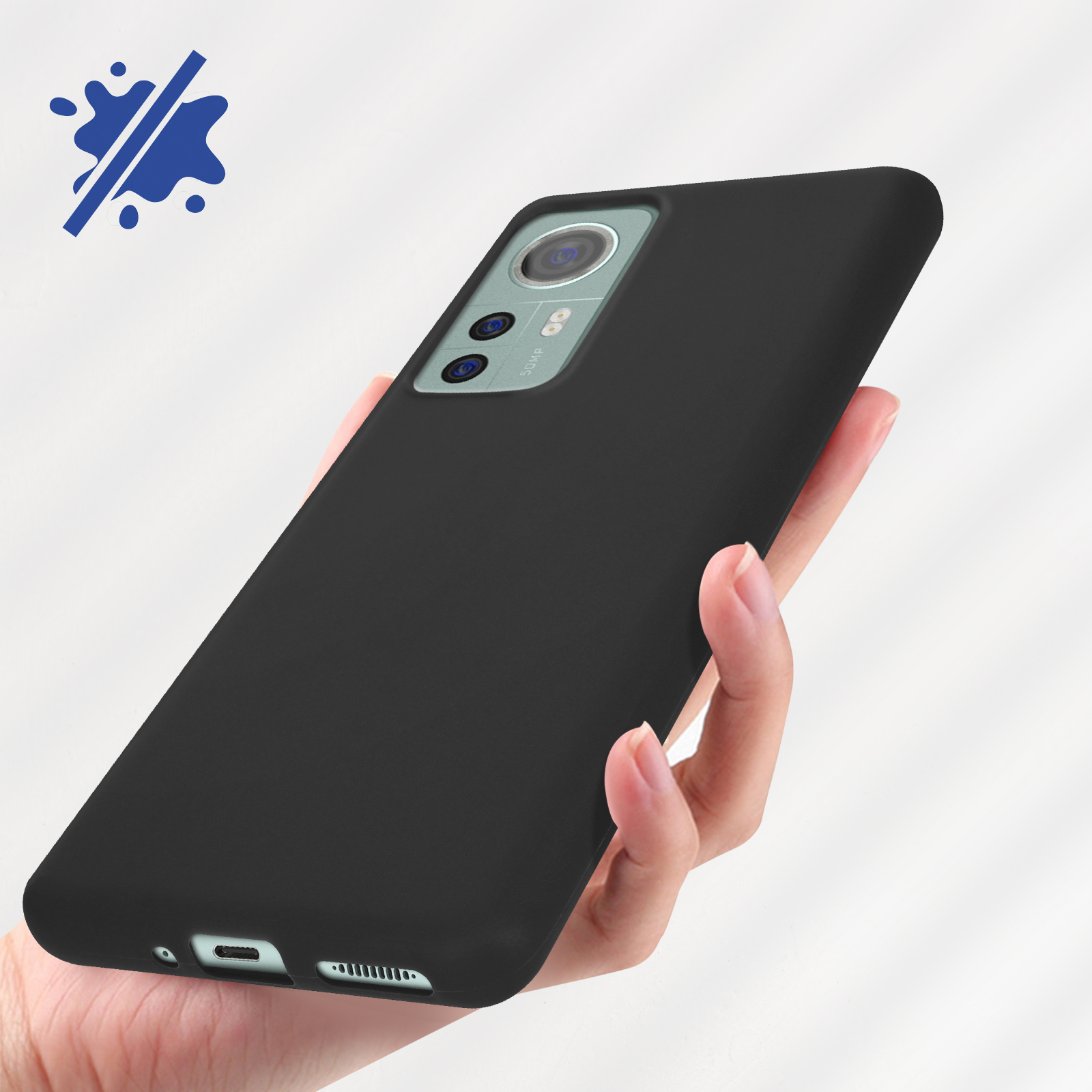 Una mano tiene una custodia per telefono nera. Un'icona blu a spruzzo nell'angolo.