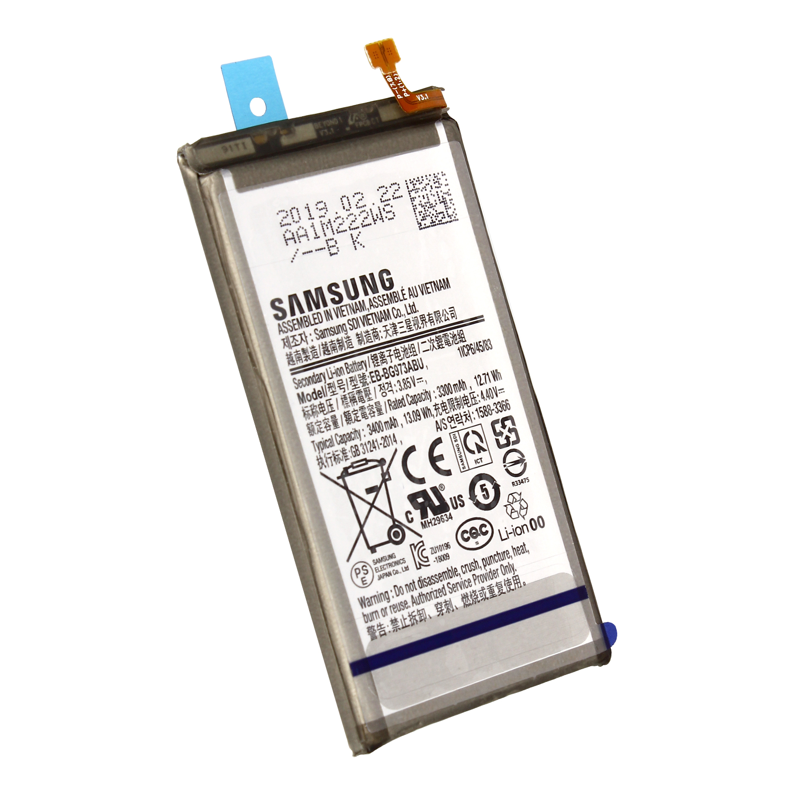Telefonbatterie mit Etiketten und Warnhinweisen. Sie hat einen silbernen Rahmen und einen blauen Tab.