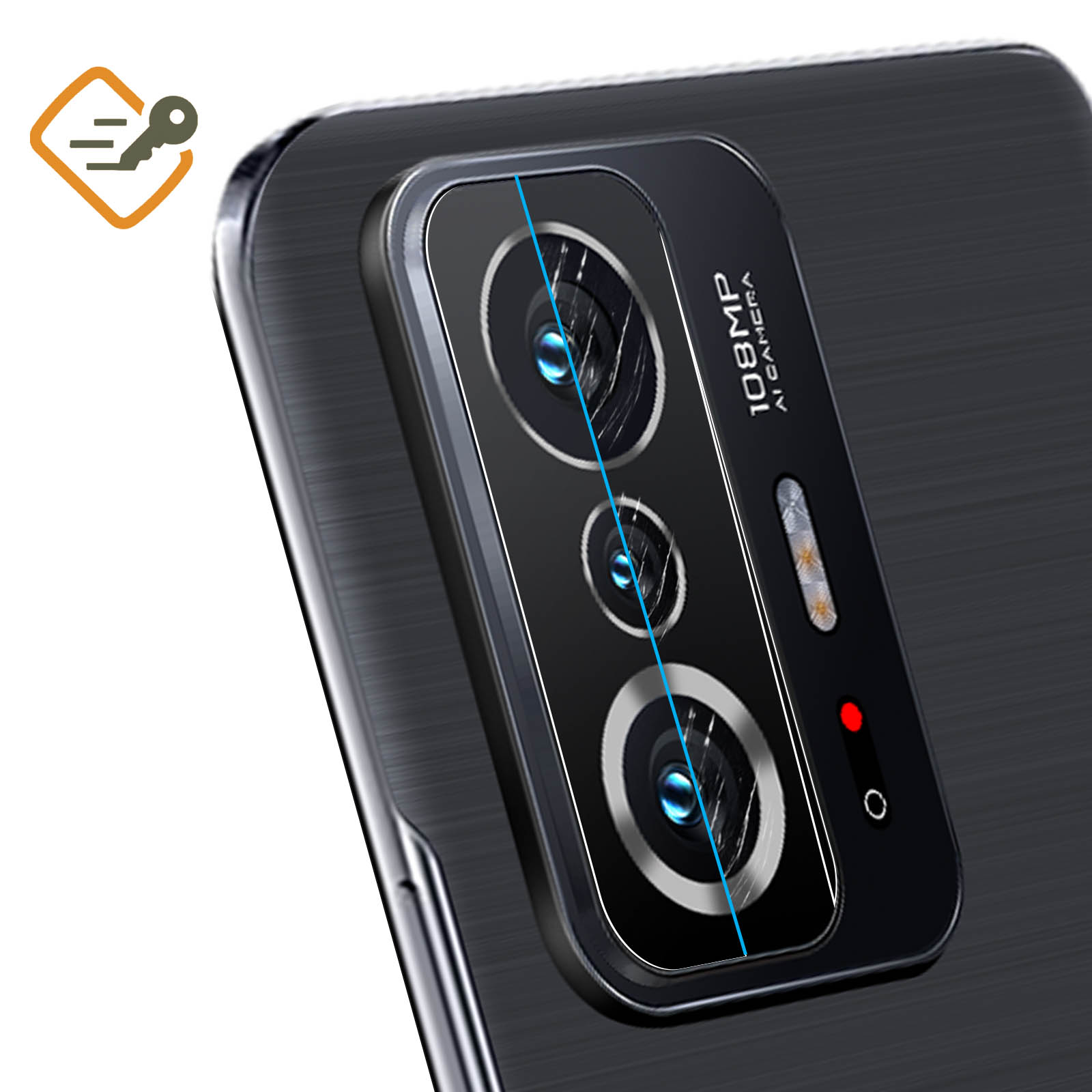 Un proteggi schermo per la fotocamera di un telefono. La protezione copre le lenti della fotocamera.
