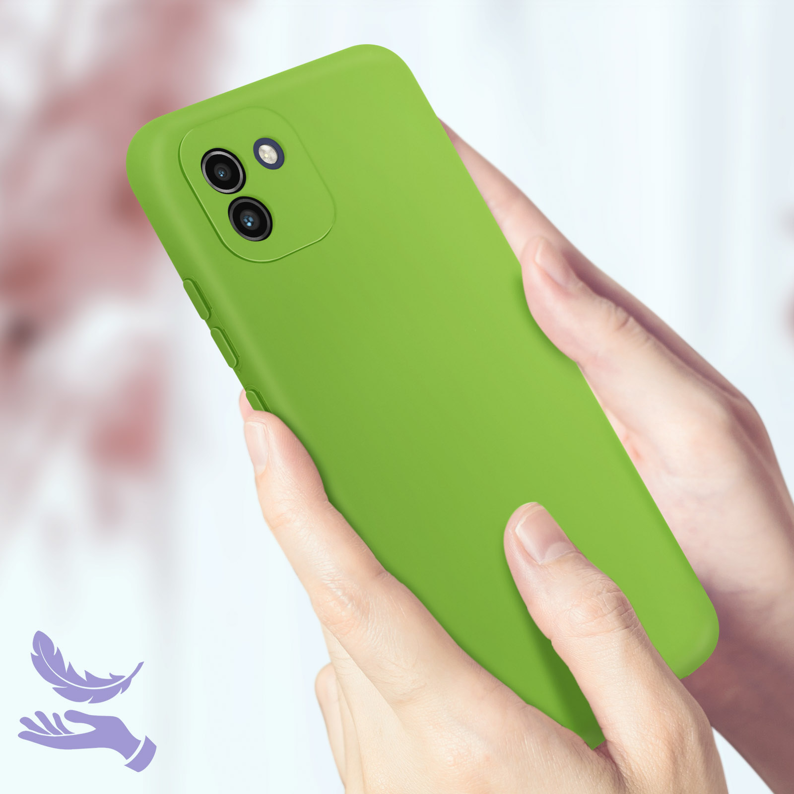 Grüne Handyhülle, gehalten von Händen, mit einem Feder-Symbol.