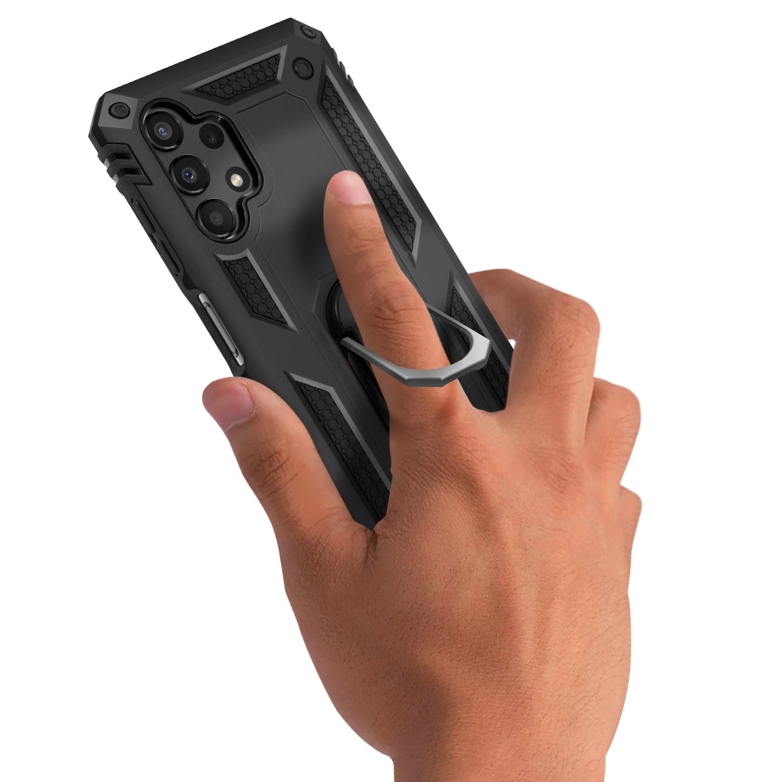 Een hand die een zwarte telefoon vasthoudt met een zwart-grijze hoes, een zilveren ring is in gebruik.