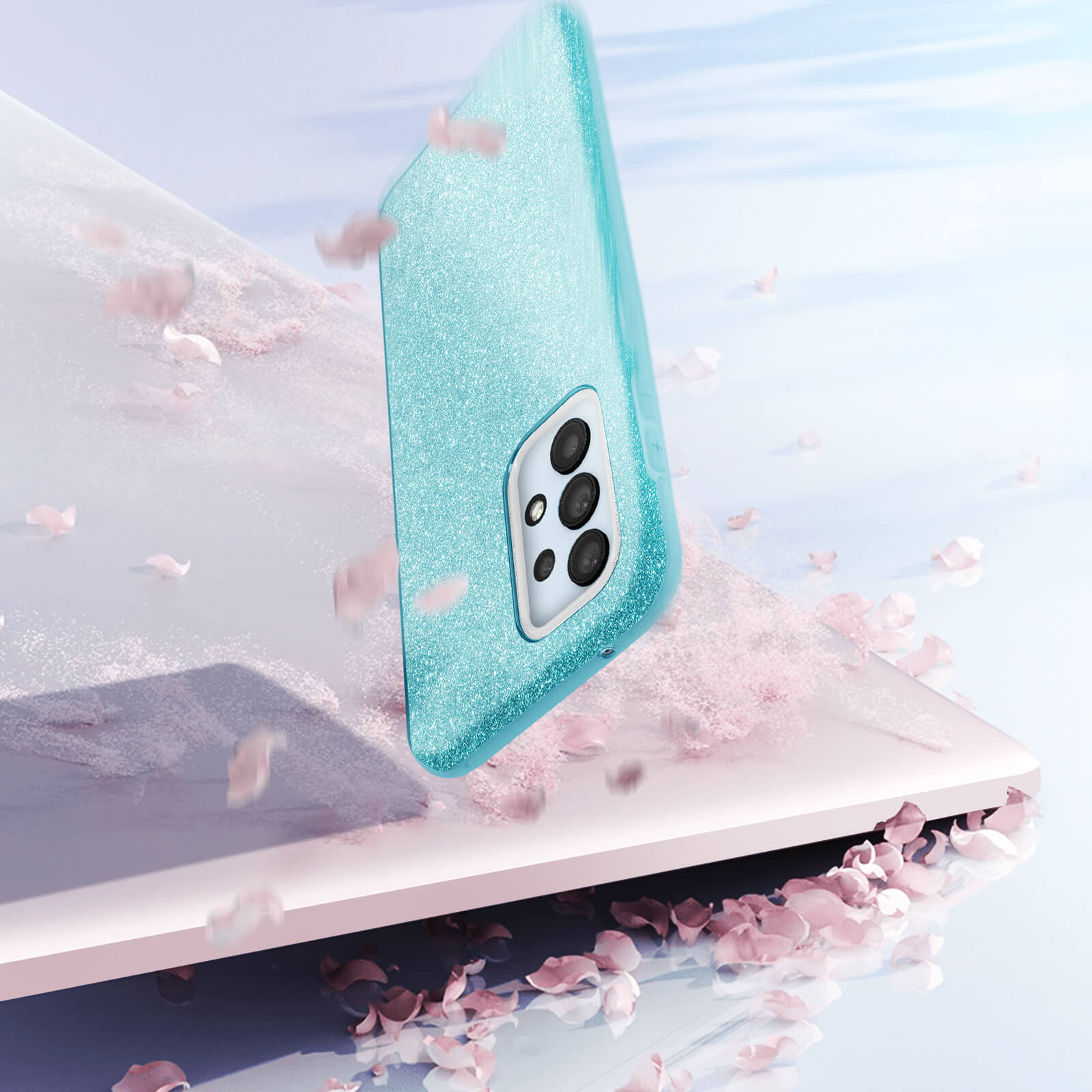 Un étui de téléphone turquoise avec un téléphone à l'intérieur. L'étui tombe, avec des pétales de fleurs autour. Le fond est un reflet.