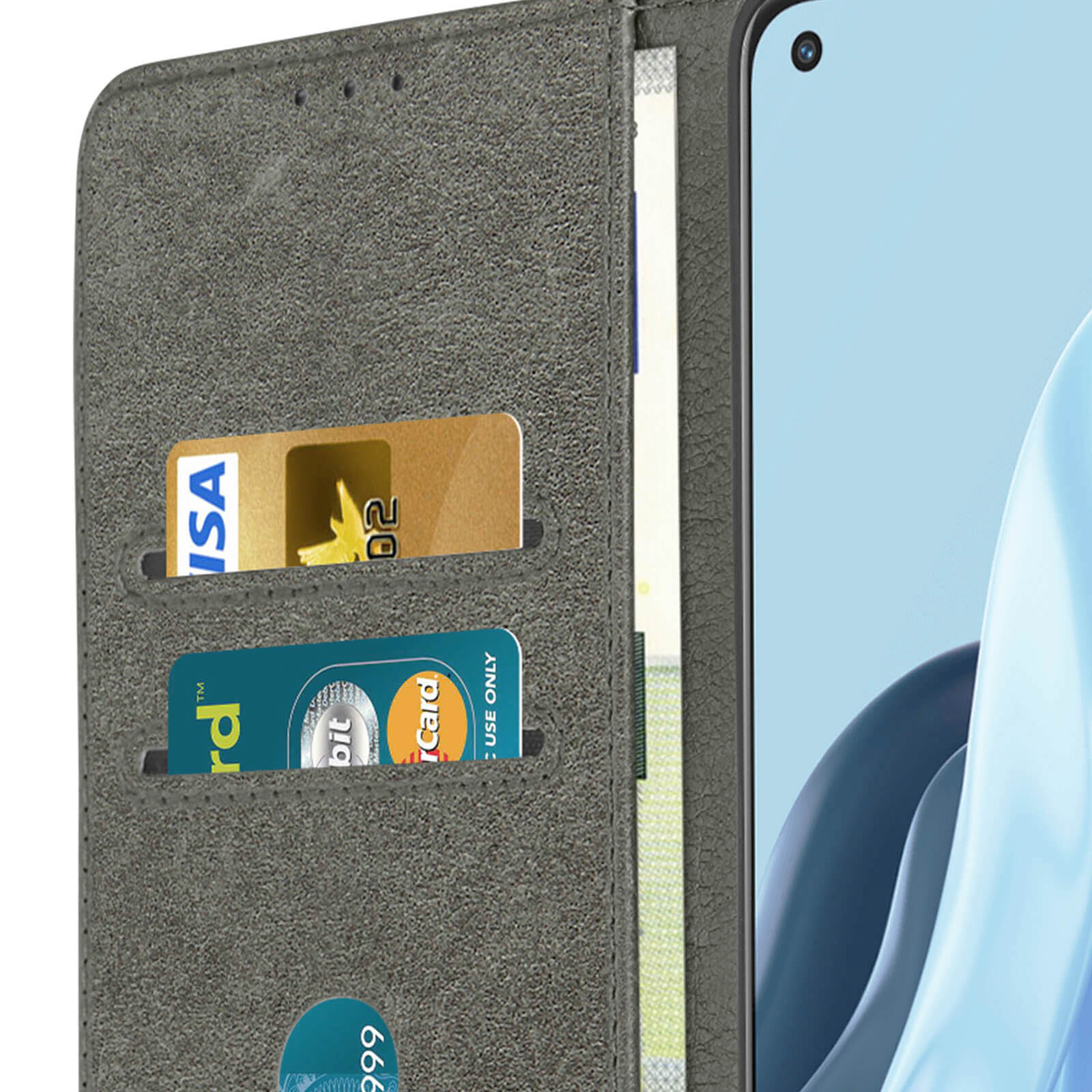 Étui de téléphone montrant des cartes de crédit. Fond gris.