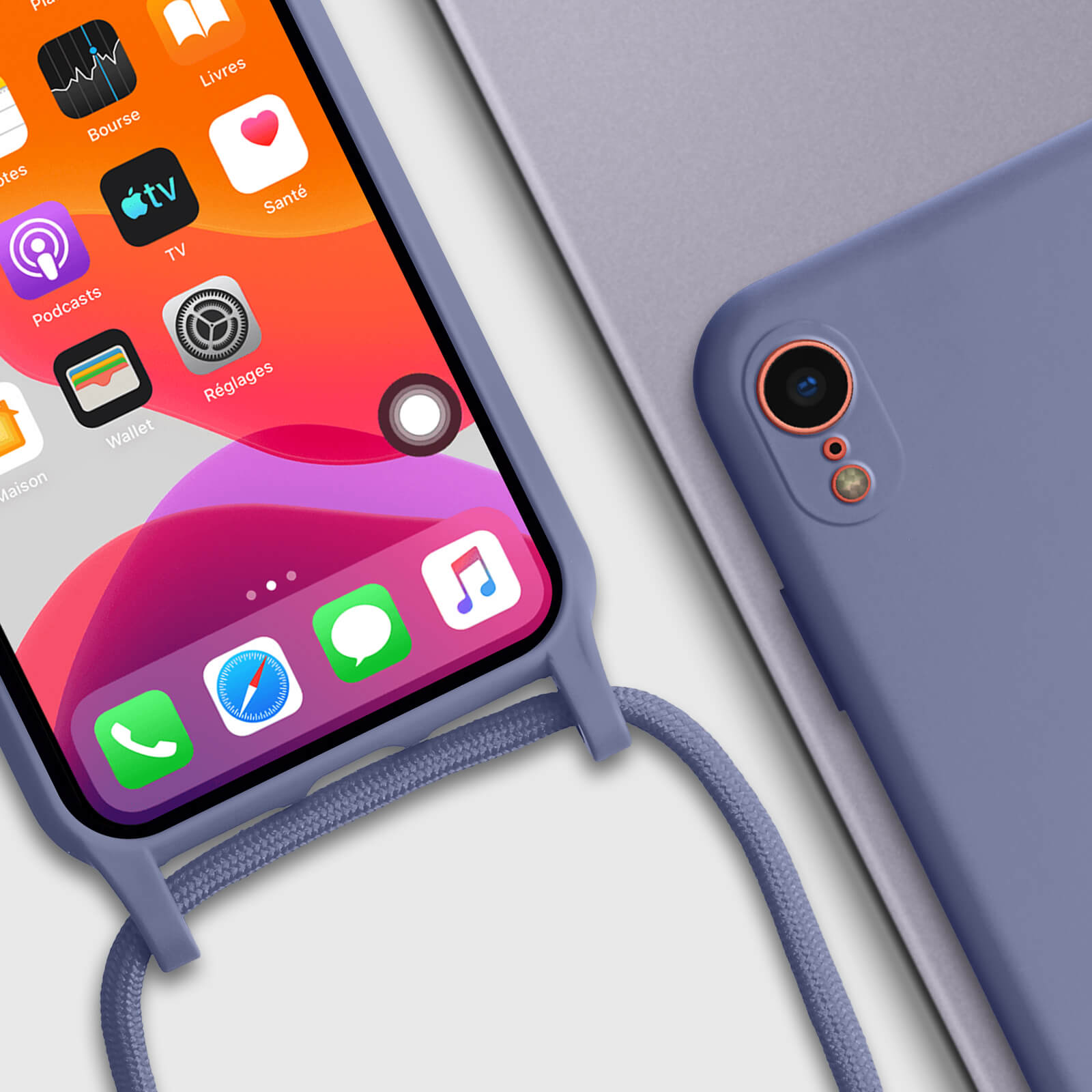Téléphone avec écran affichant des applications dans un étui de protection avec cordon.