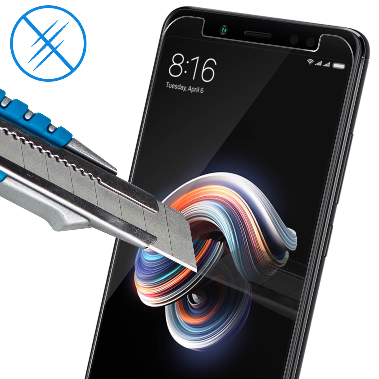 Lama che taglia lo schermo del telefono. Croce blu e schermo del telefono.