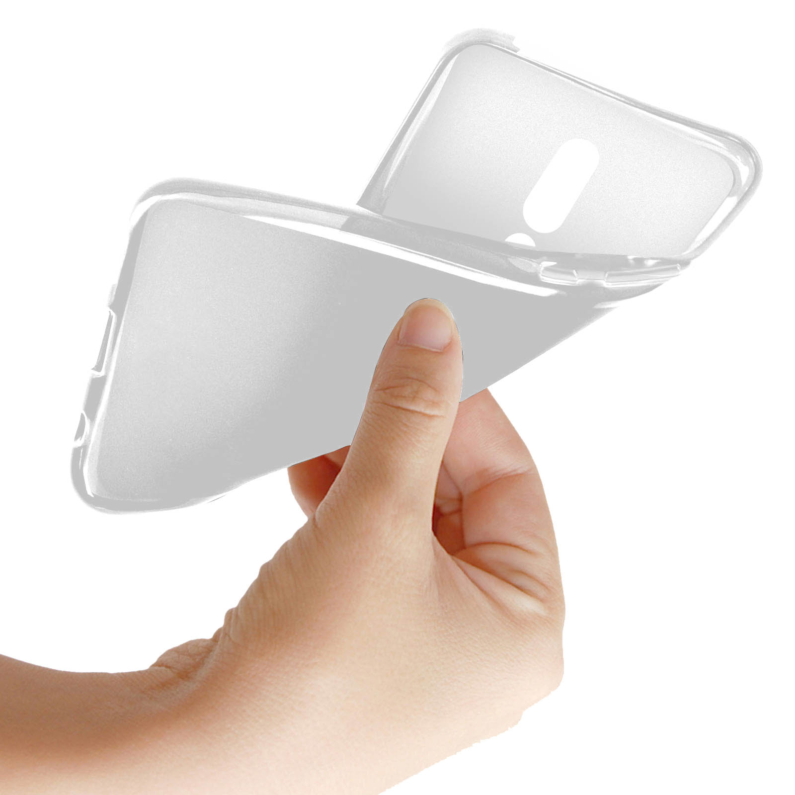 Eine Hand hält eine transparente, klare Handyhülle, die von hinten angehoben wird. Der Hintergrund ist weiß.