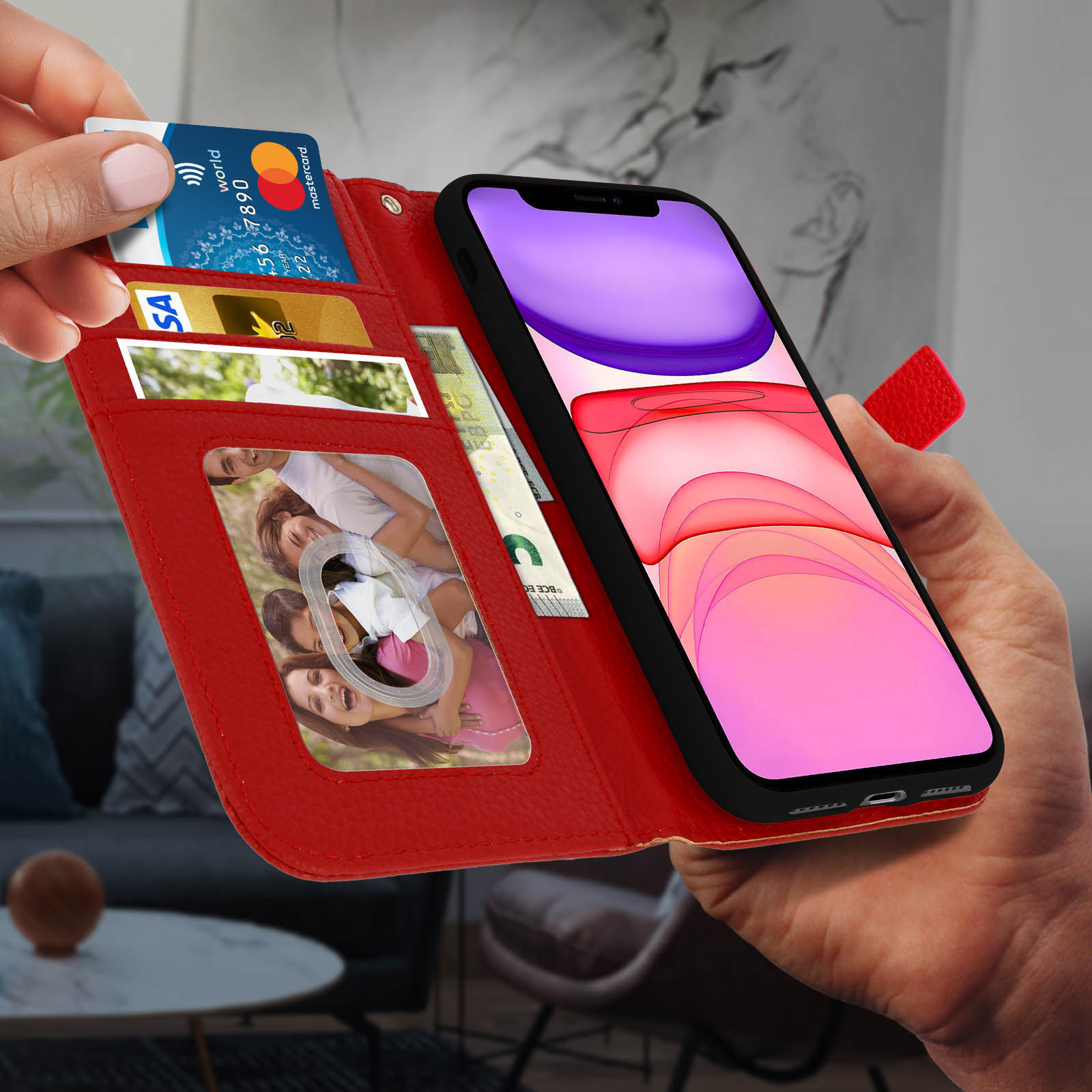 Custodia per telefono rossa aperta, che tiene un telefono con carte e una foto.