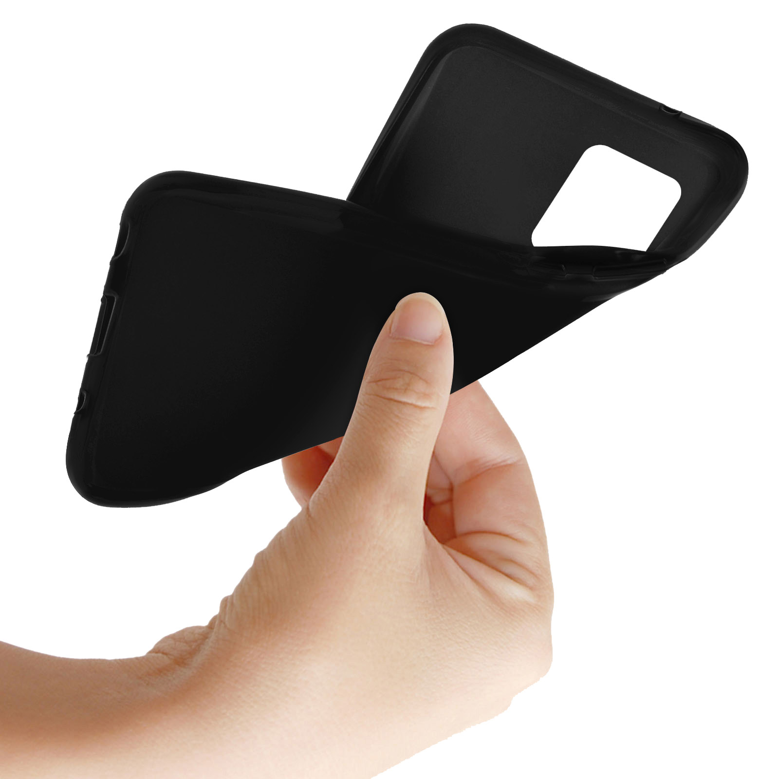 Une main tient une coque de téléphone noire. Le téléphone n'est pas visible.