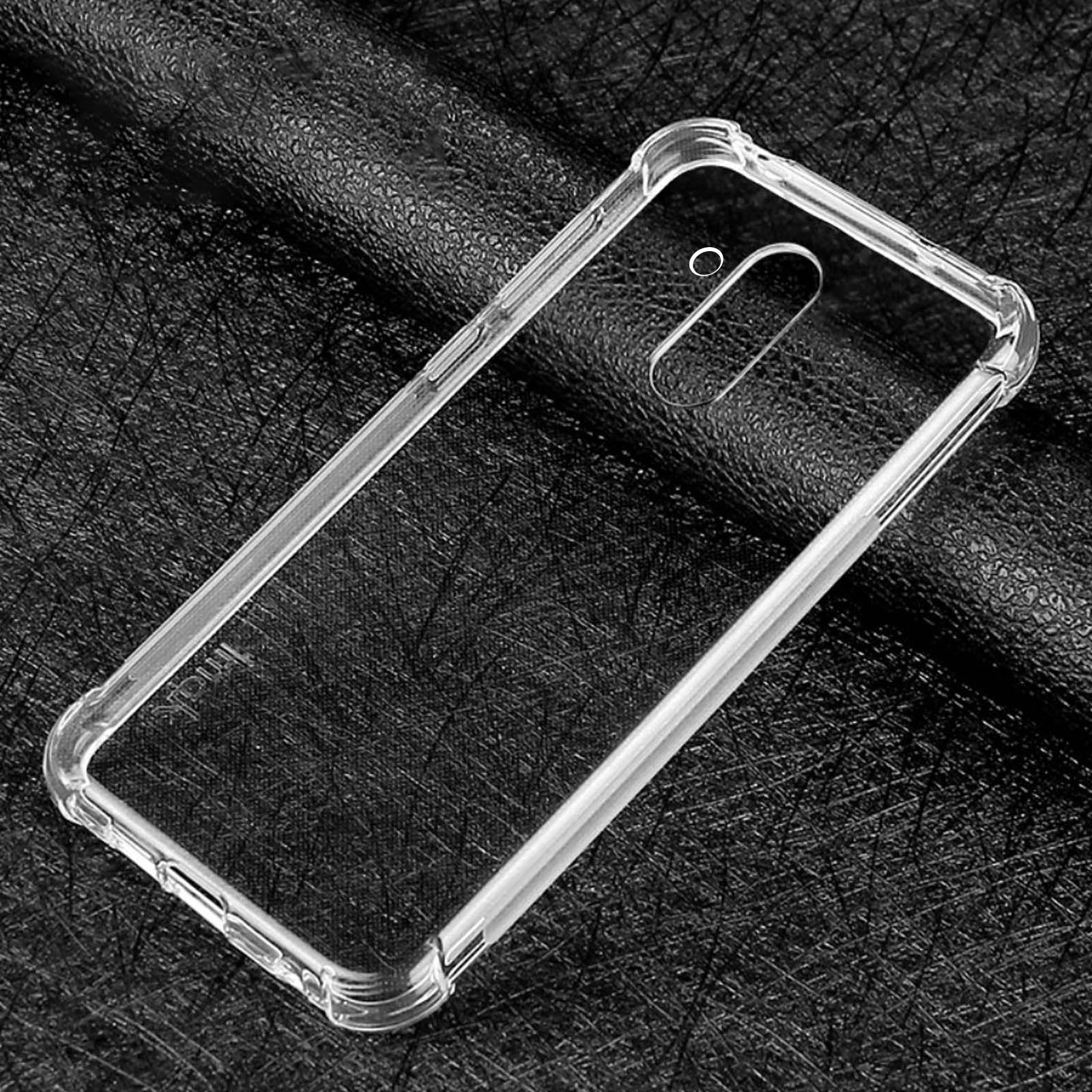 Custodia trasparente per telefono su una superficie strutturata. La custodia è vuota.