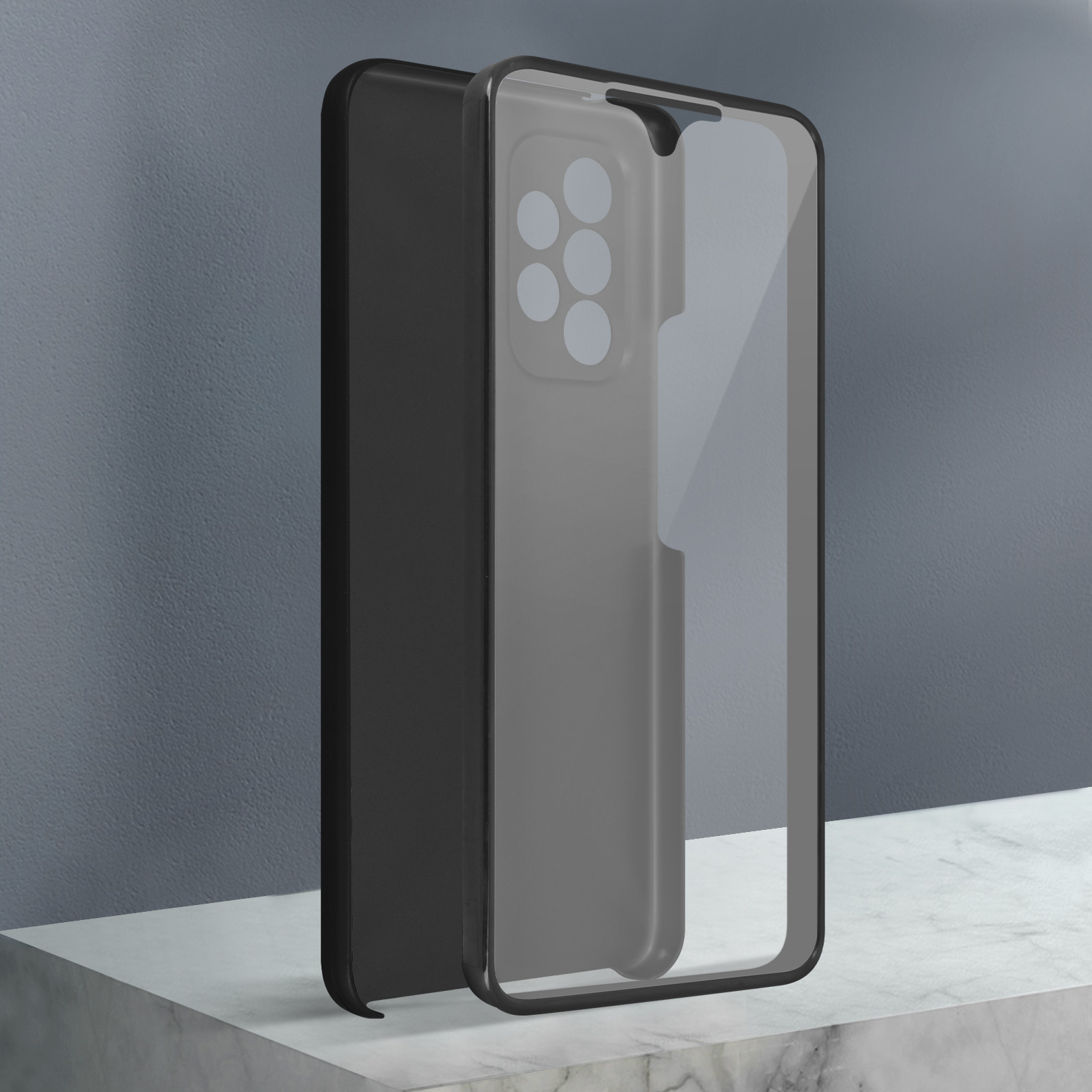 Une coque de téléphone noire et un téléphone, avec une couverture transparente, sur une surface en marbre blanc.