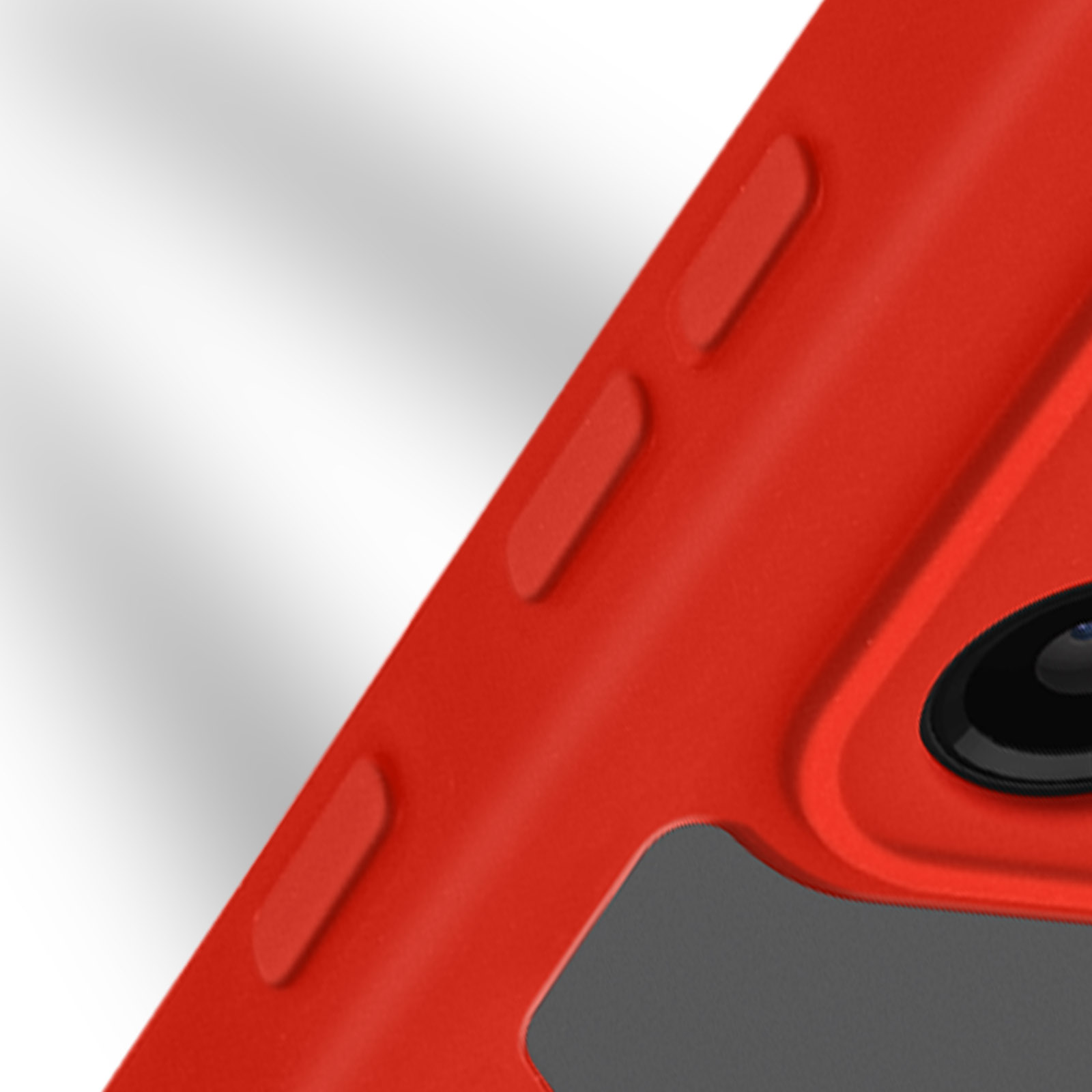 Rode telefoonhoes met camera-uitsparing. Drie verhoogde knoppen aan de zijkant. Witte achtergrond.