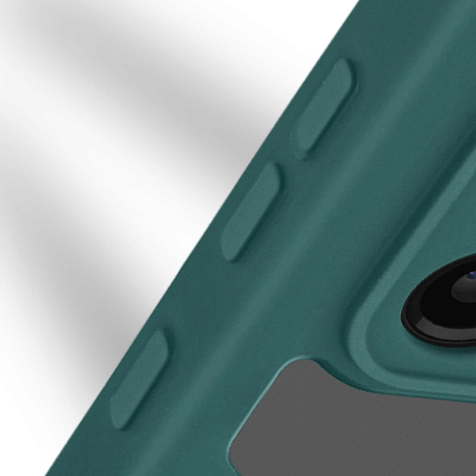 Gros plan sur une coque de téléphone verte avec détails de caméra et boutons, sur fond blanc.
