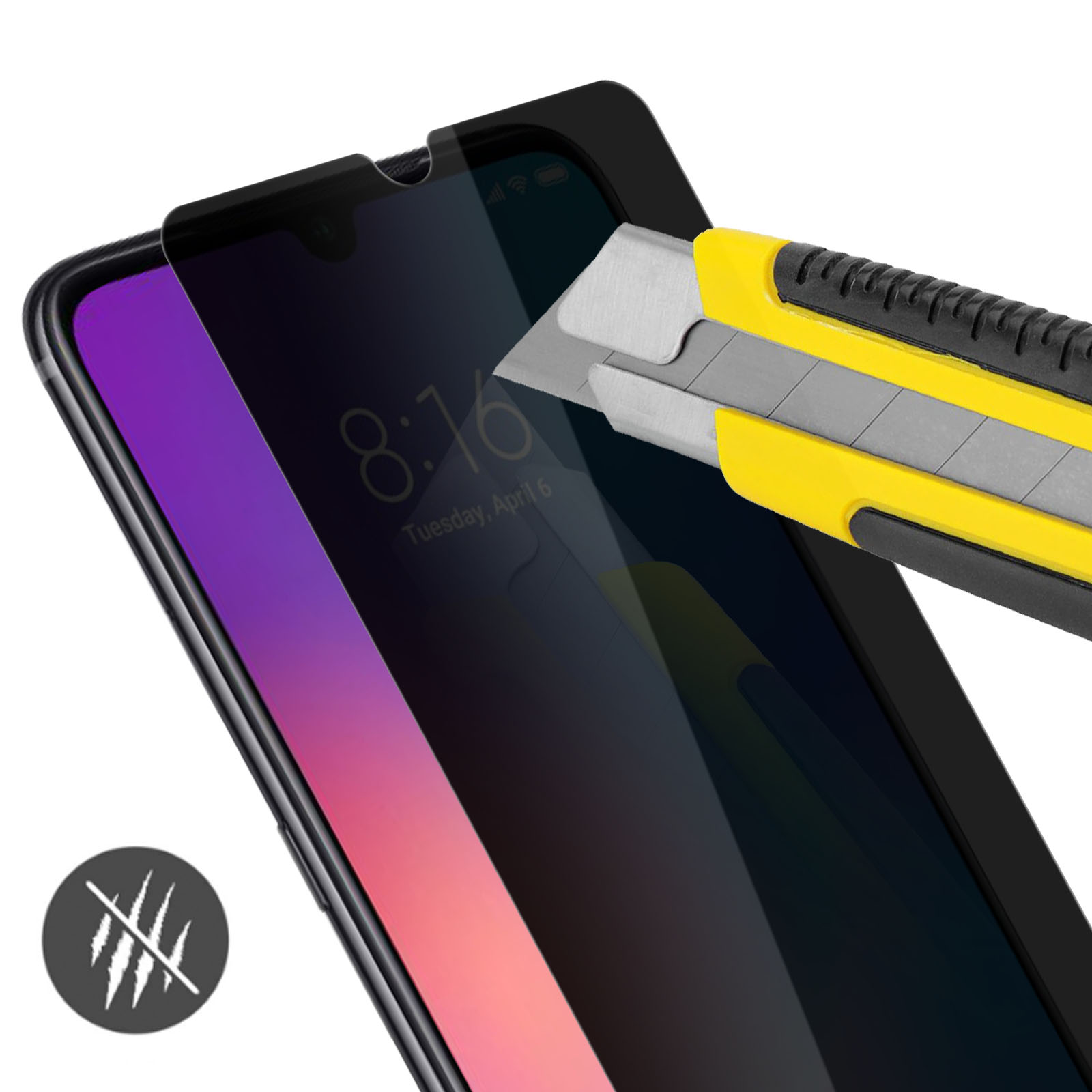 Uno smartphone con una protezione per lo schermo viene tagliato con un taglierino giallo. Lo schermo mostra l'ora e la data.