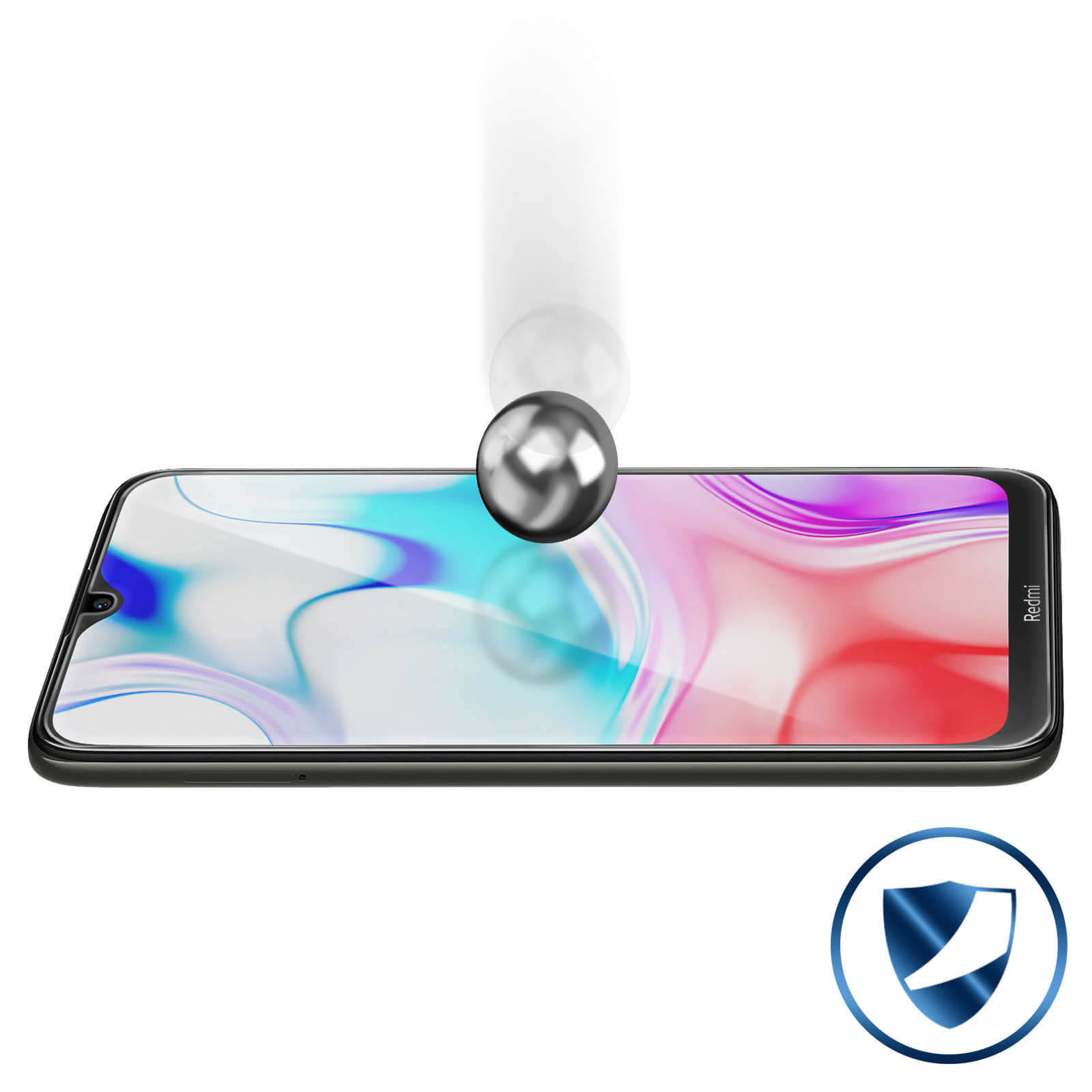 Telefoon met een schermbeschermer die door een metalen bal wordt geraakt. Witte achtergrond.