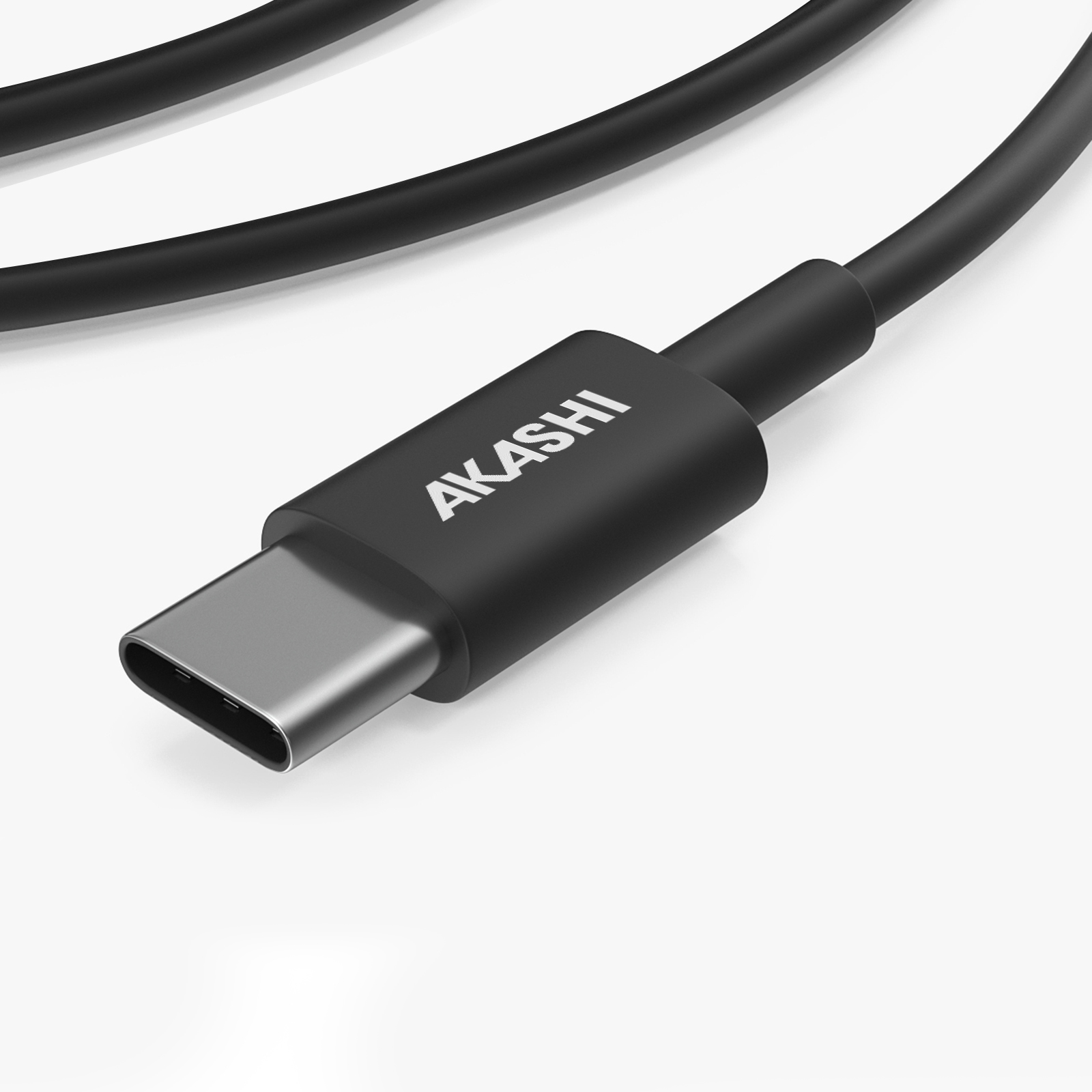 Cavo USB-C nero con 'AKASHI' stampato sul connettore, su sfondo neutro.