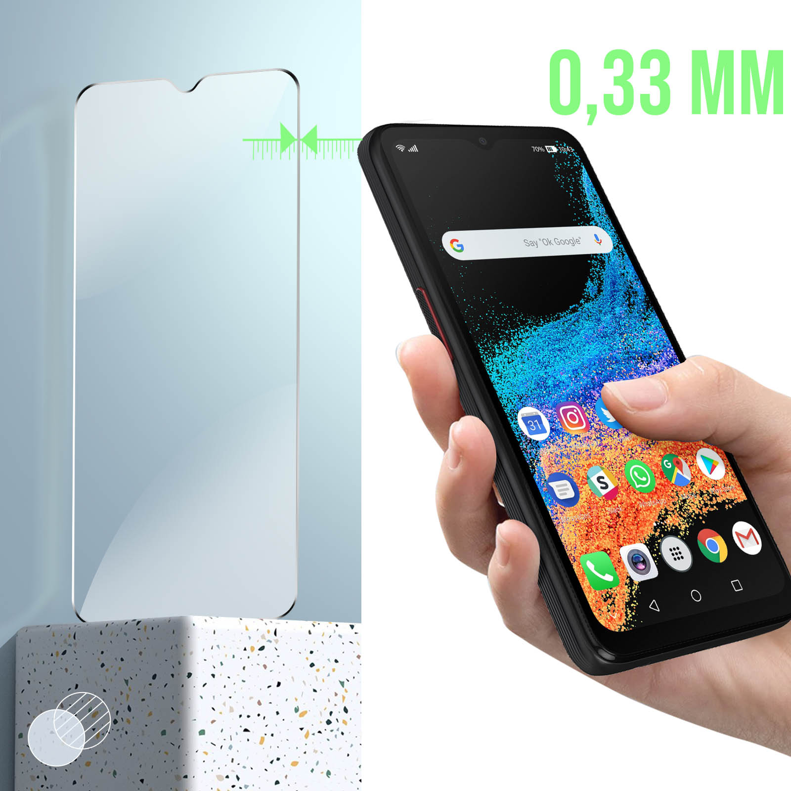 Un téléphone avec un protecteur d'écran et le texte 0,33 MM.