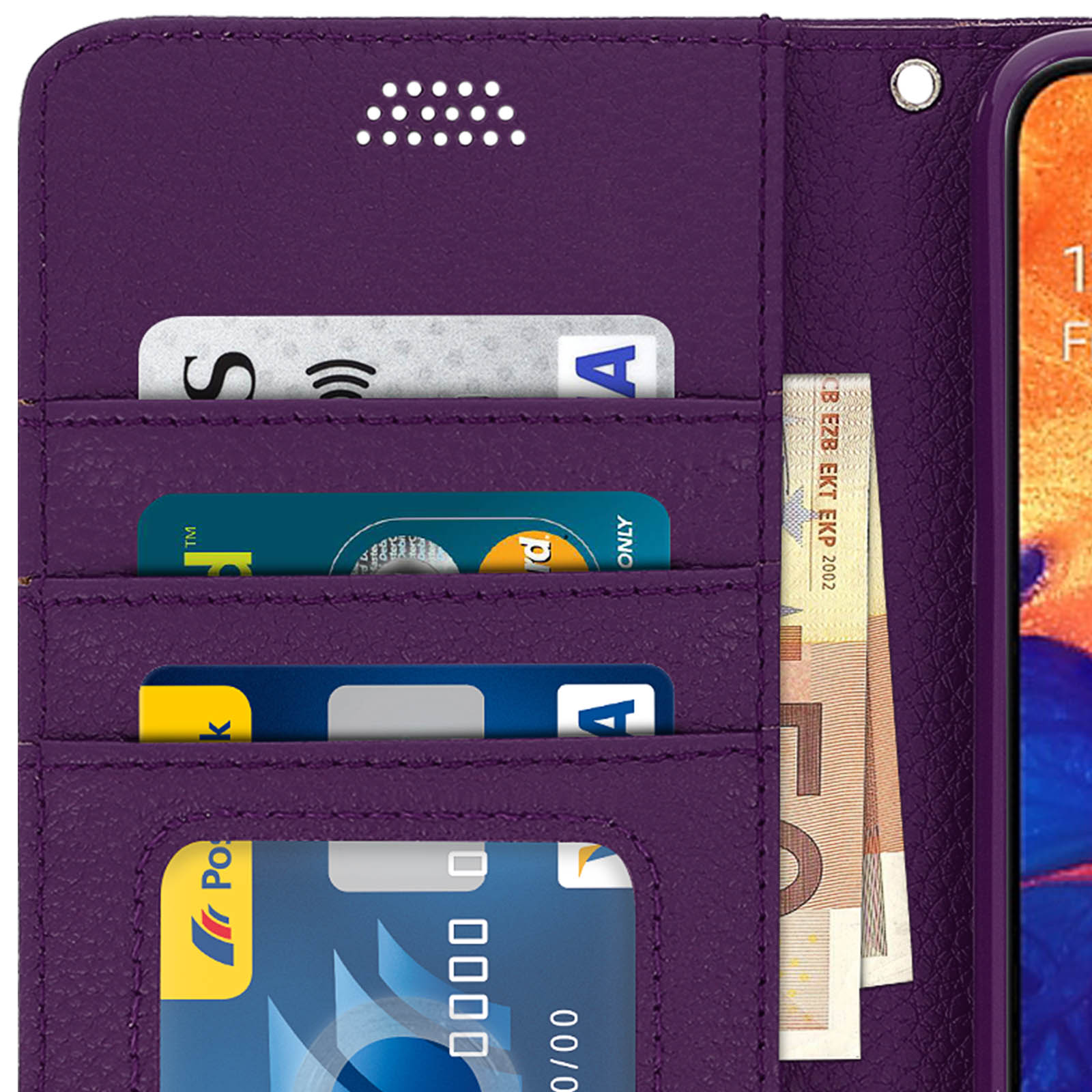 Paarse portemonnee met kaarten en geld, met gedeeltelijk zichtbaar telefoonscherm.