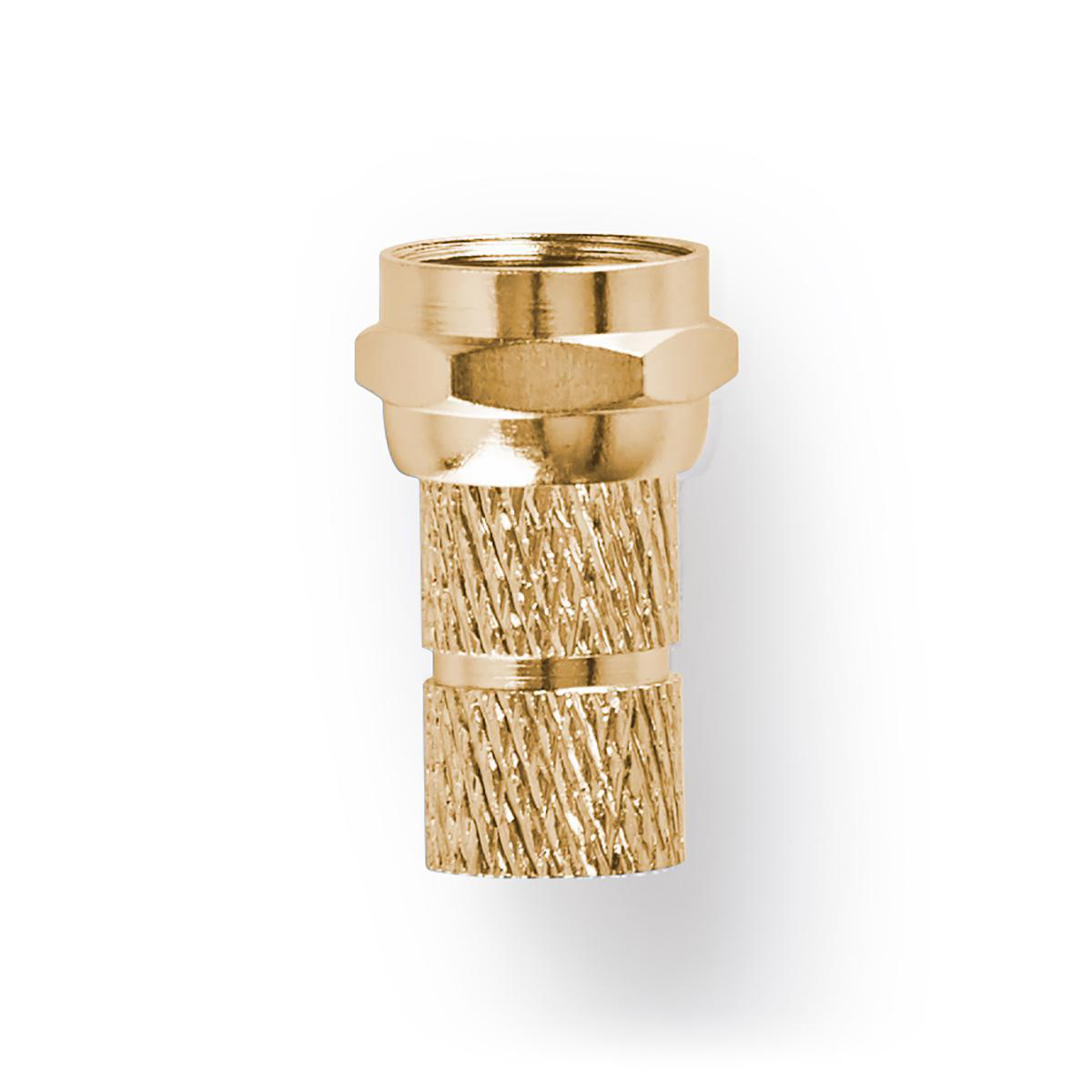 Ein goldener F-Stecker auf weißem Hintergrund. Er hat ein strukturiertes Muster auf der Oberfläche.
