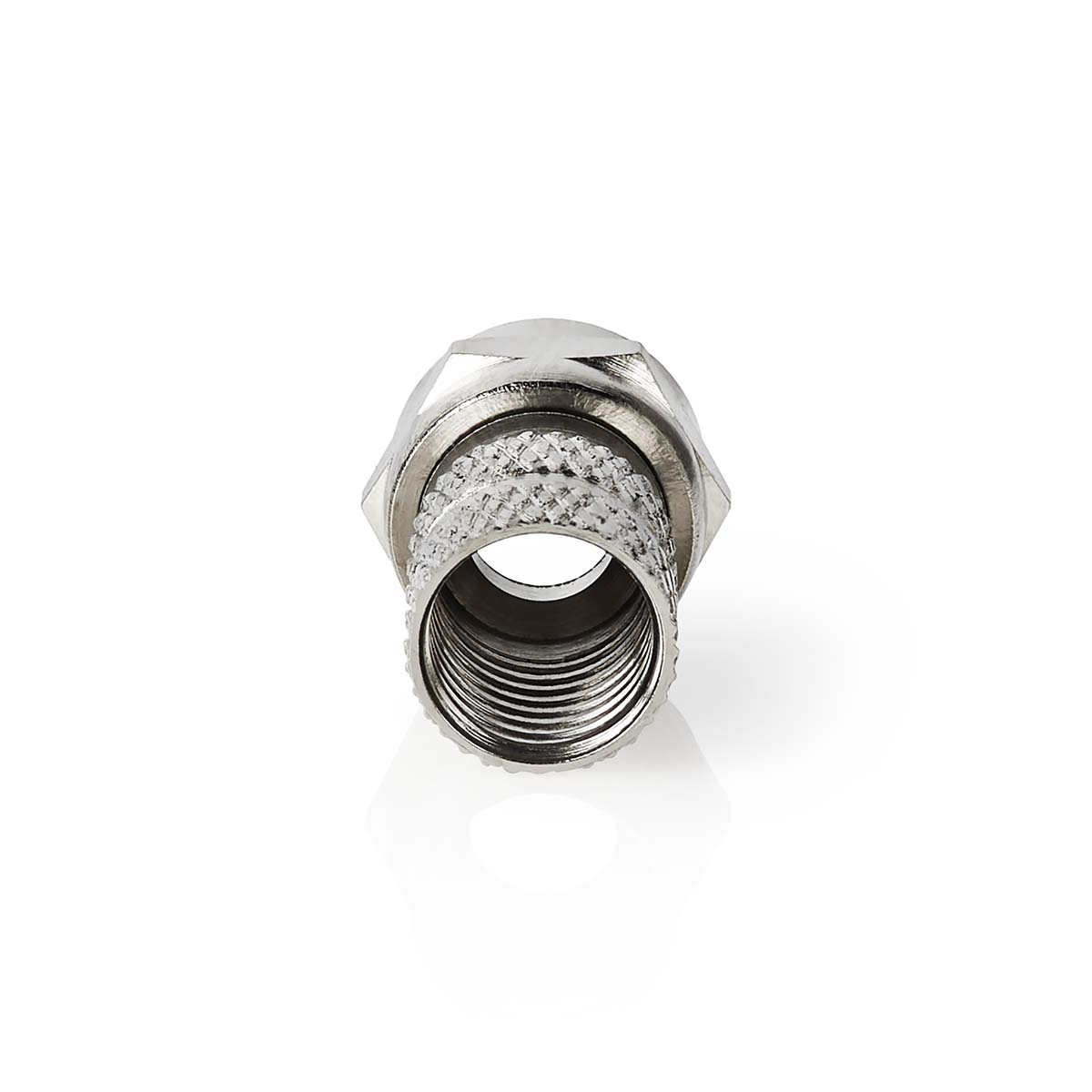 Silberner Stecker mit Gewinde. Weißer Hintergrund. Nahaufnahme.