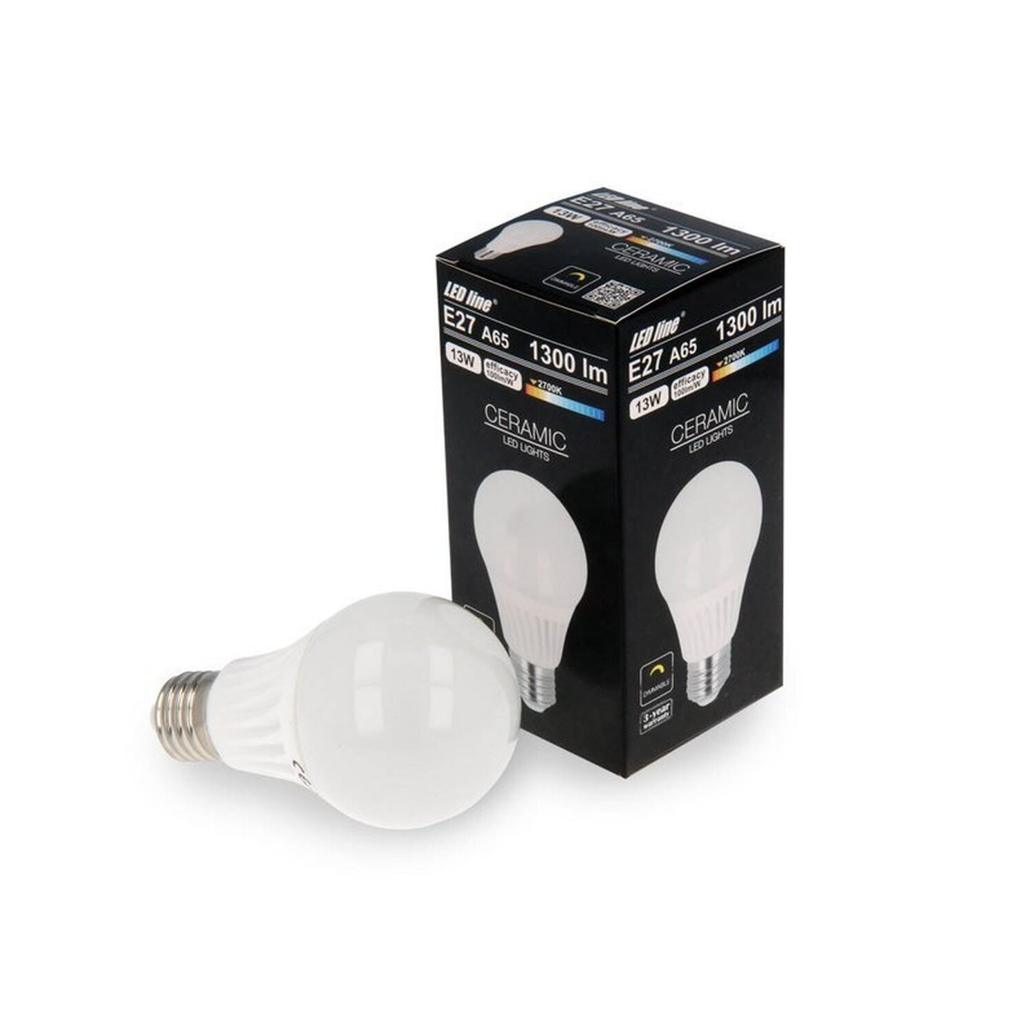 Weiße Keramik-LED-Lampe und Karton. Karton hat Text und Bilder. Weißer Hintergrund.