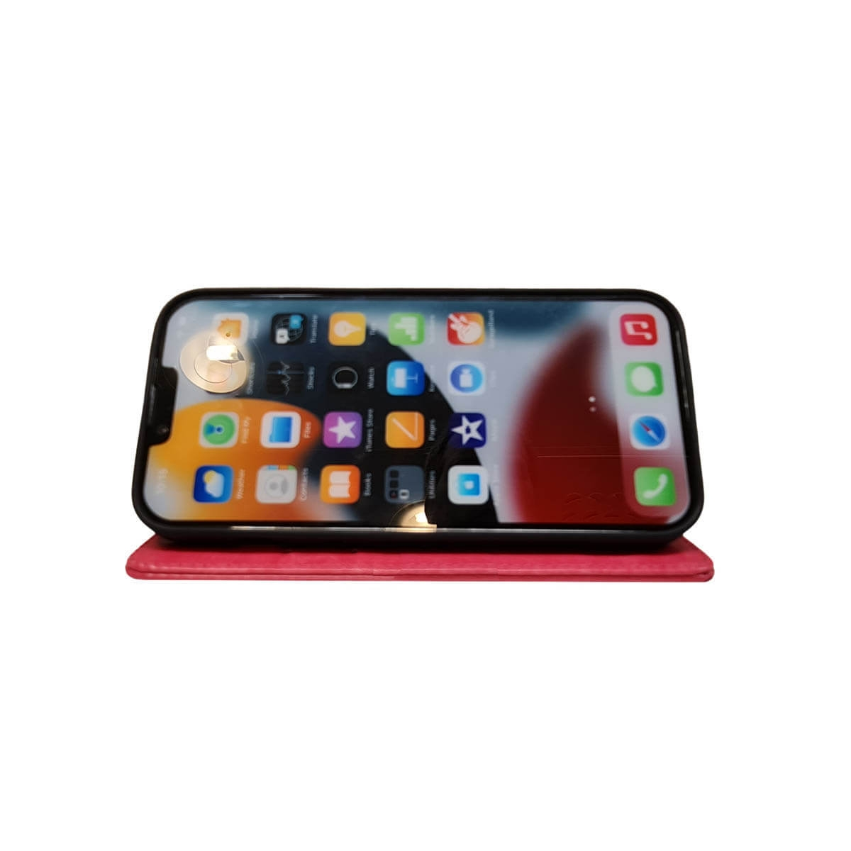 Smartphone auf rosafarbener Hülle, zeigt Symbole und Bildschirmelemente auf Weiß.
