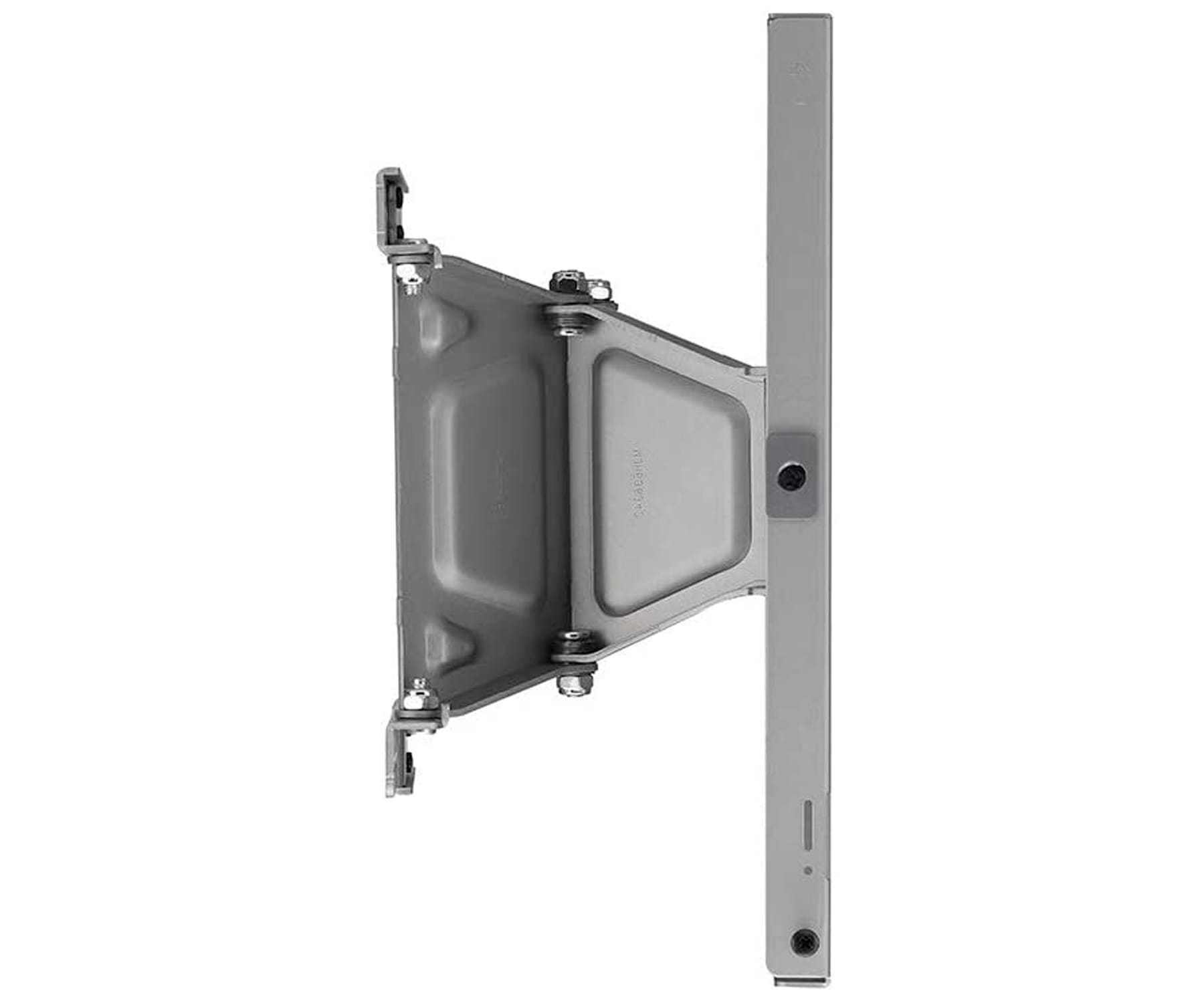 Un soporte de pared para TV de metal gris, visto de lado, que muestra los soportes de montaje y un brazo de soporte.