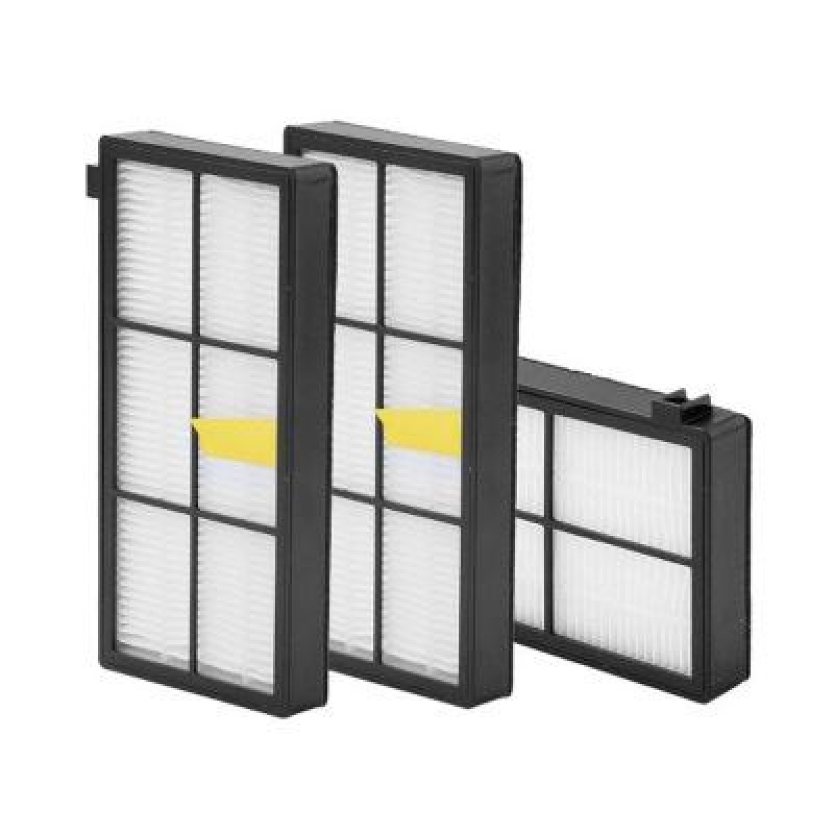 Trzy czarno-białe filtry do odkurzacza. Białe tło, oświetlenie studyjne.