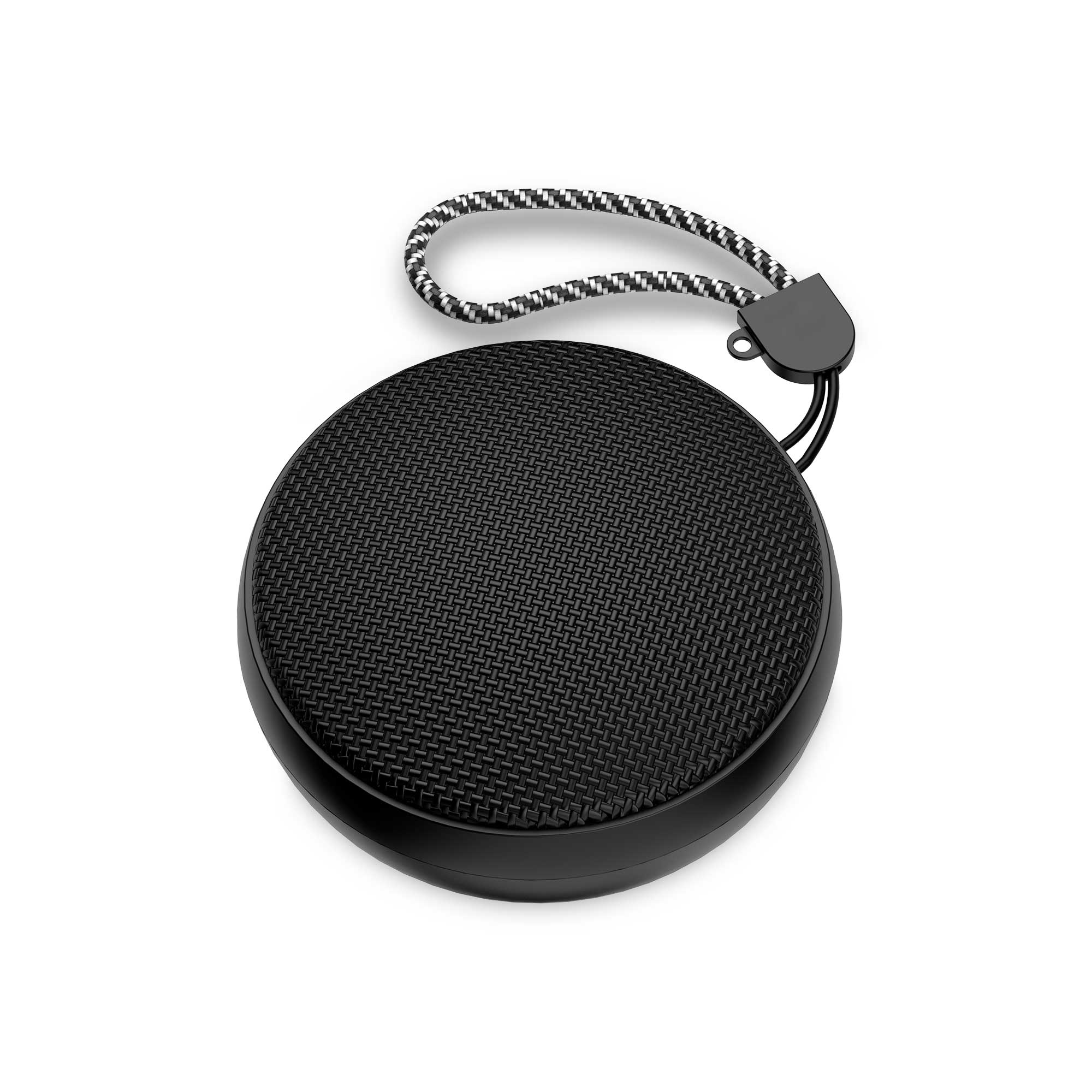 Czarny okrągły głośnik z uchwytem. Głośnik jest teksturowany. Białe tło.