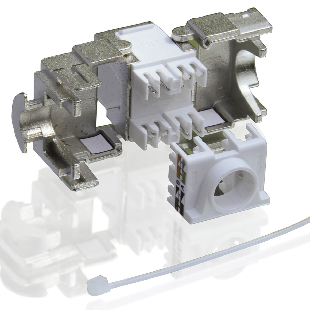 Witte en zilveren netwerkconnector. Meerdere contactpunten. Witte tie-wrap.