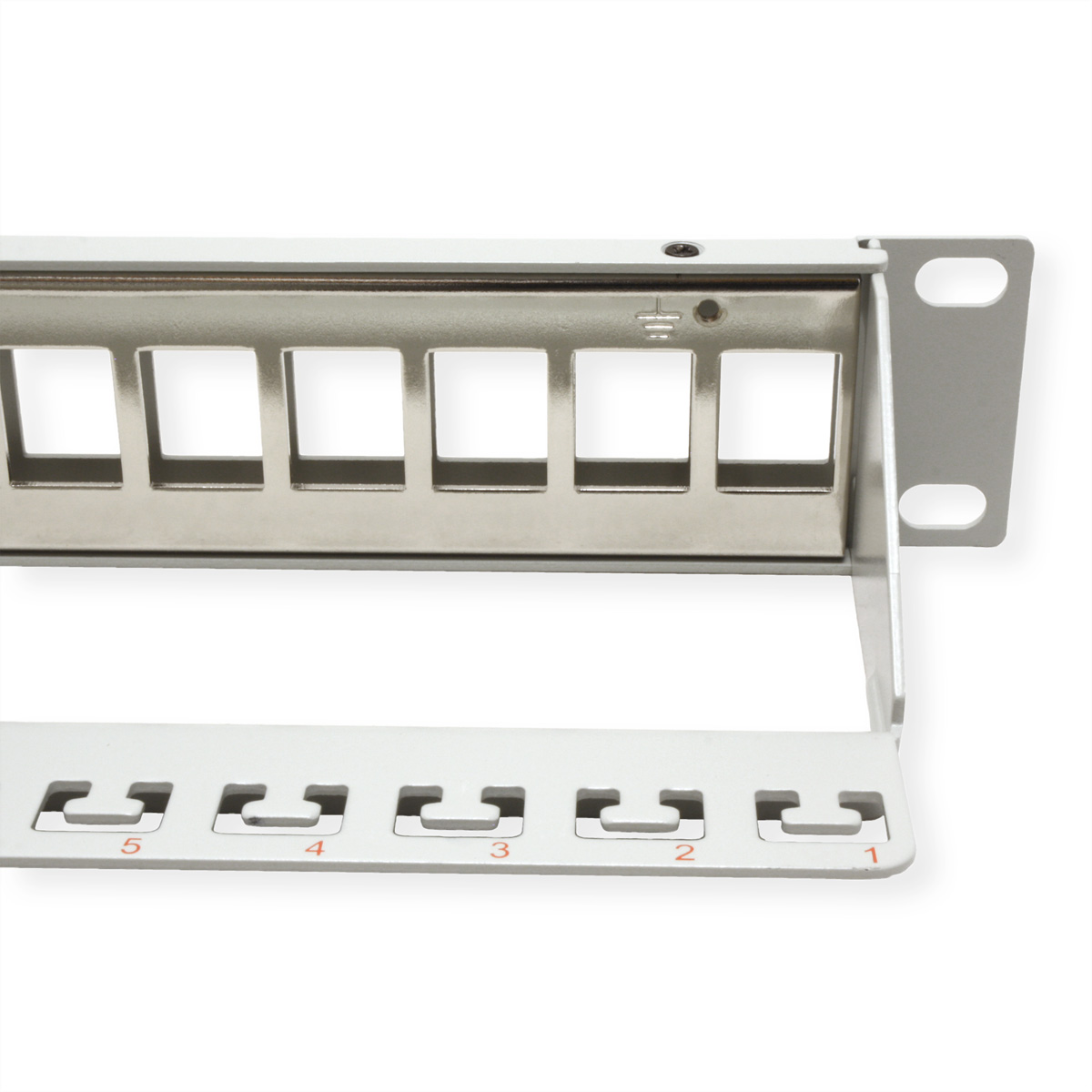 Rack-Montage-Patchpanel mit nummerierten Ports und Erdungsanschluss.