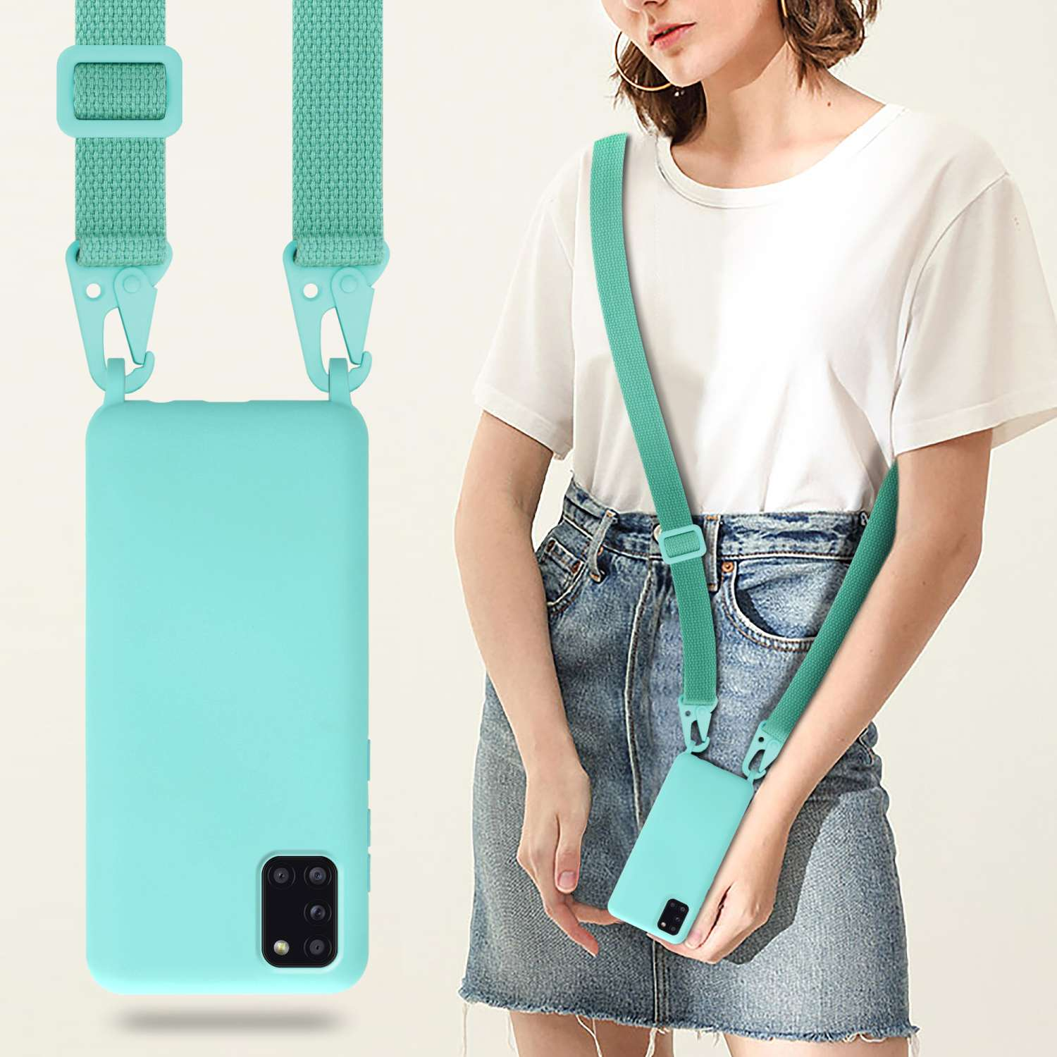 Una donna tiene una custodia per telefono con un cordino.