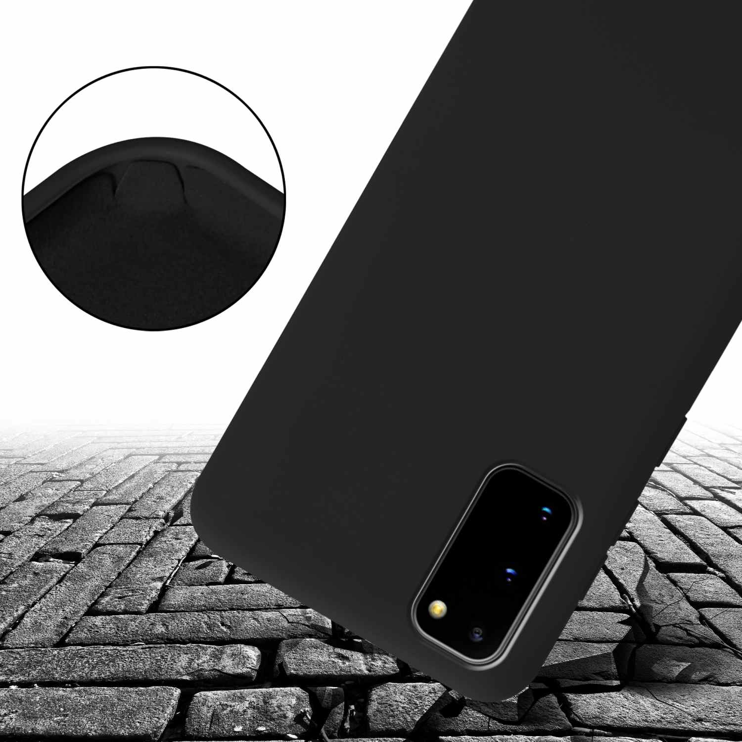 Custodia per telefono nera su terreno di mattoni. La custodia ha un ritaglio per la fotocamera.
