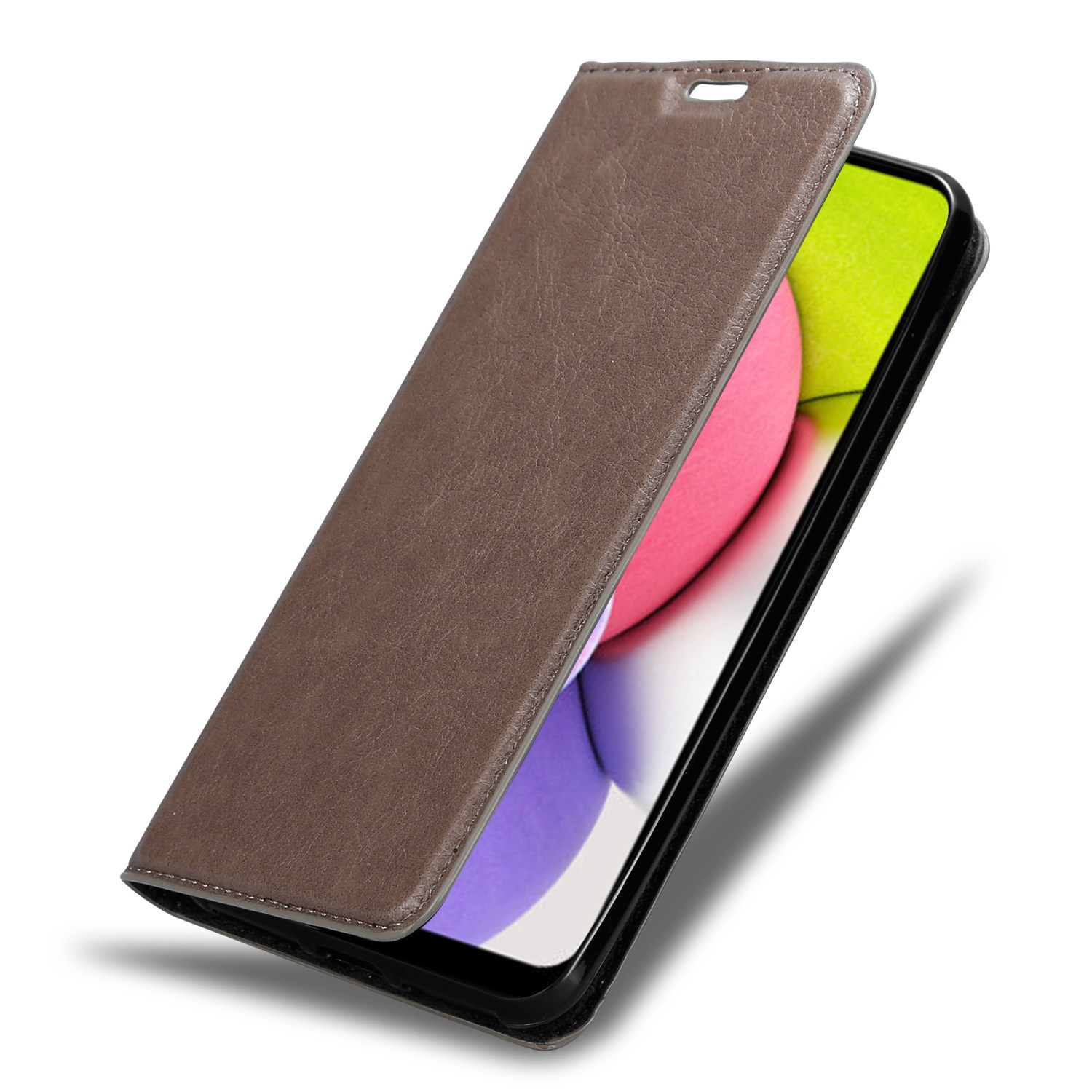 Custodia in pelle marrone aperta, che rivela un telefono con schermo colorato. Sfondo bianco.