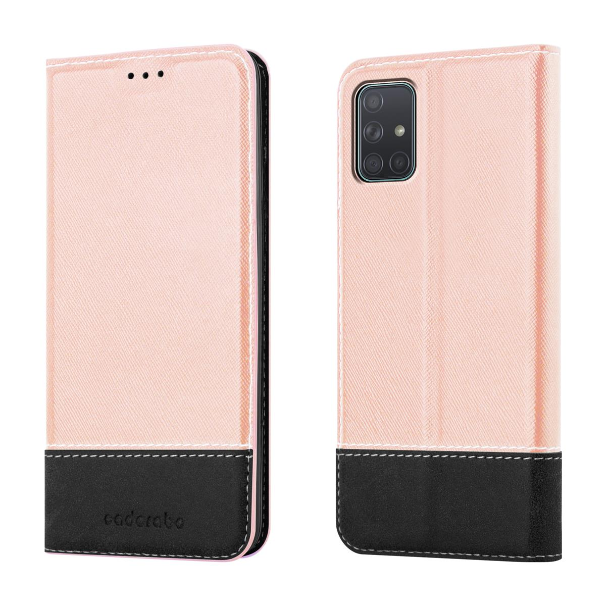 Custodia rosa e nera per telefono, chiusa, con un telefono all'interno. Sfondo bianco.