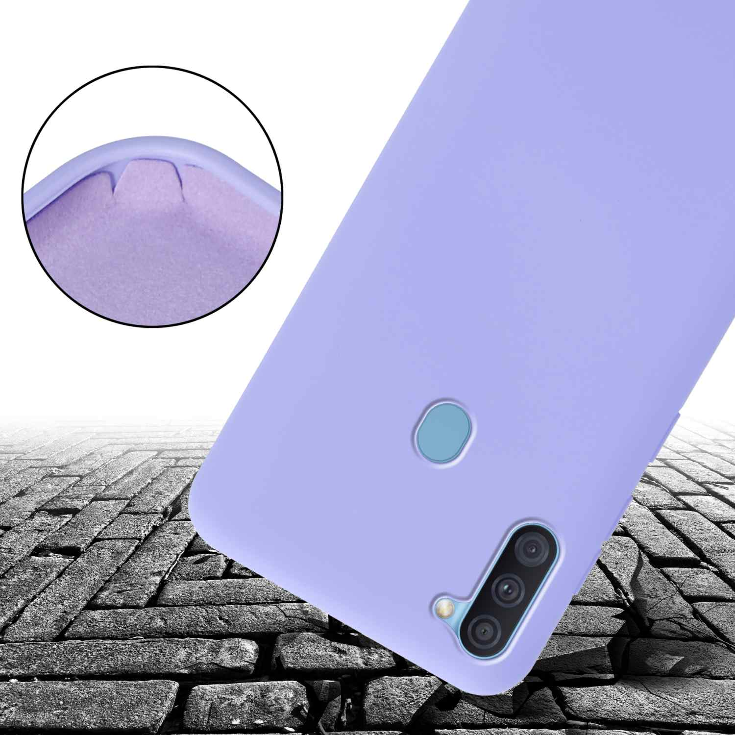 Custodia per telefono color lavanda su una superficie di mattoni, che mostra la fotocamera del telefono.