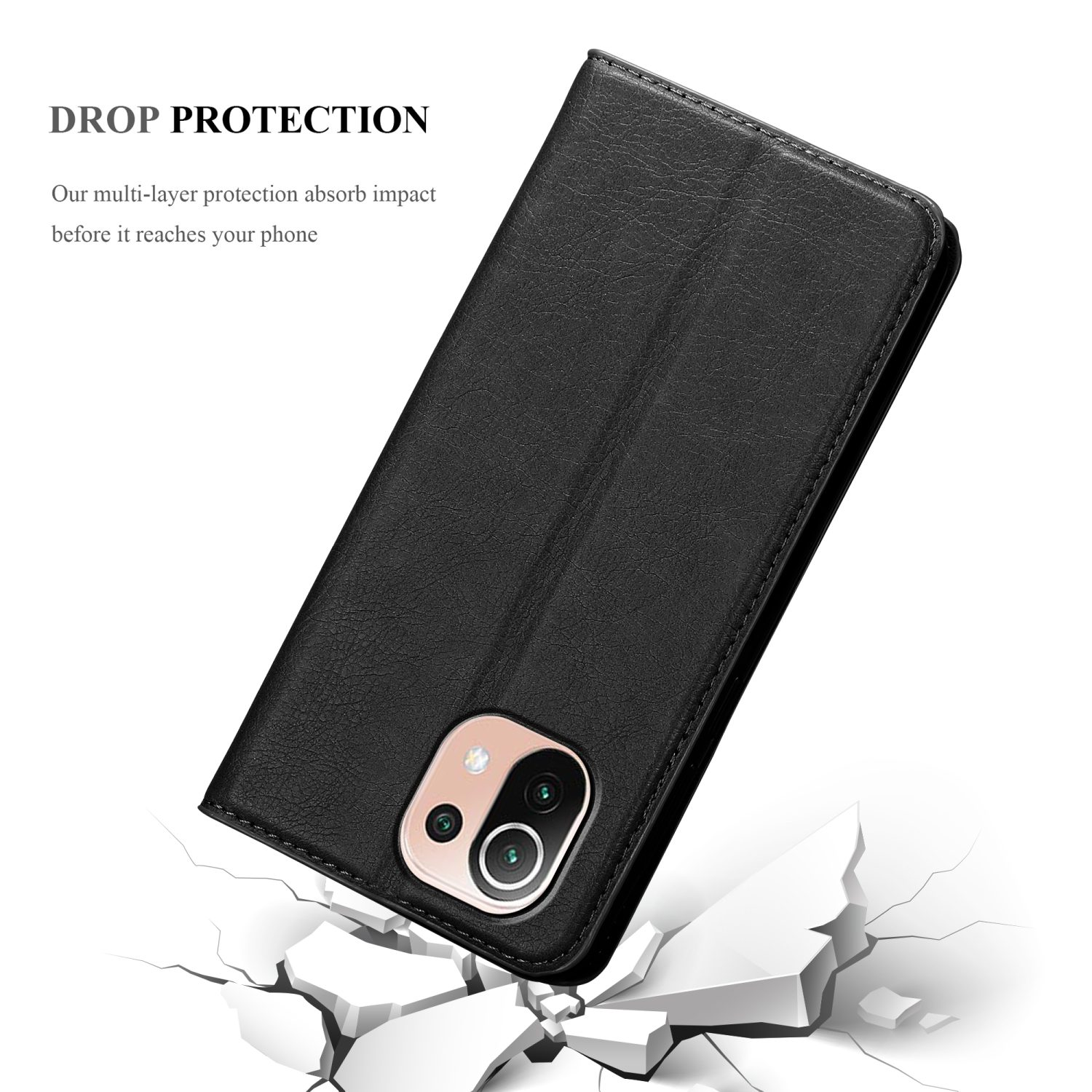 Schwarze Handyhülle geöffnet, ein Telefon mit Kameralinsen enthüllt. Text: DROP PROTECTION.
