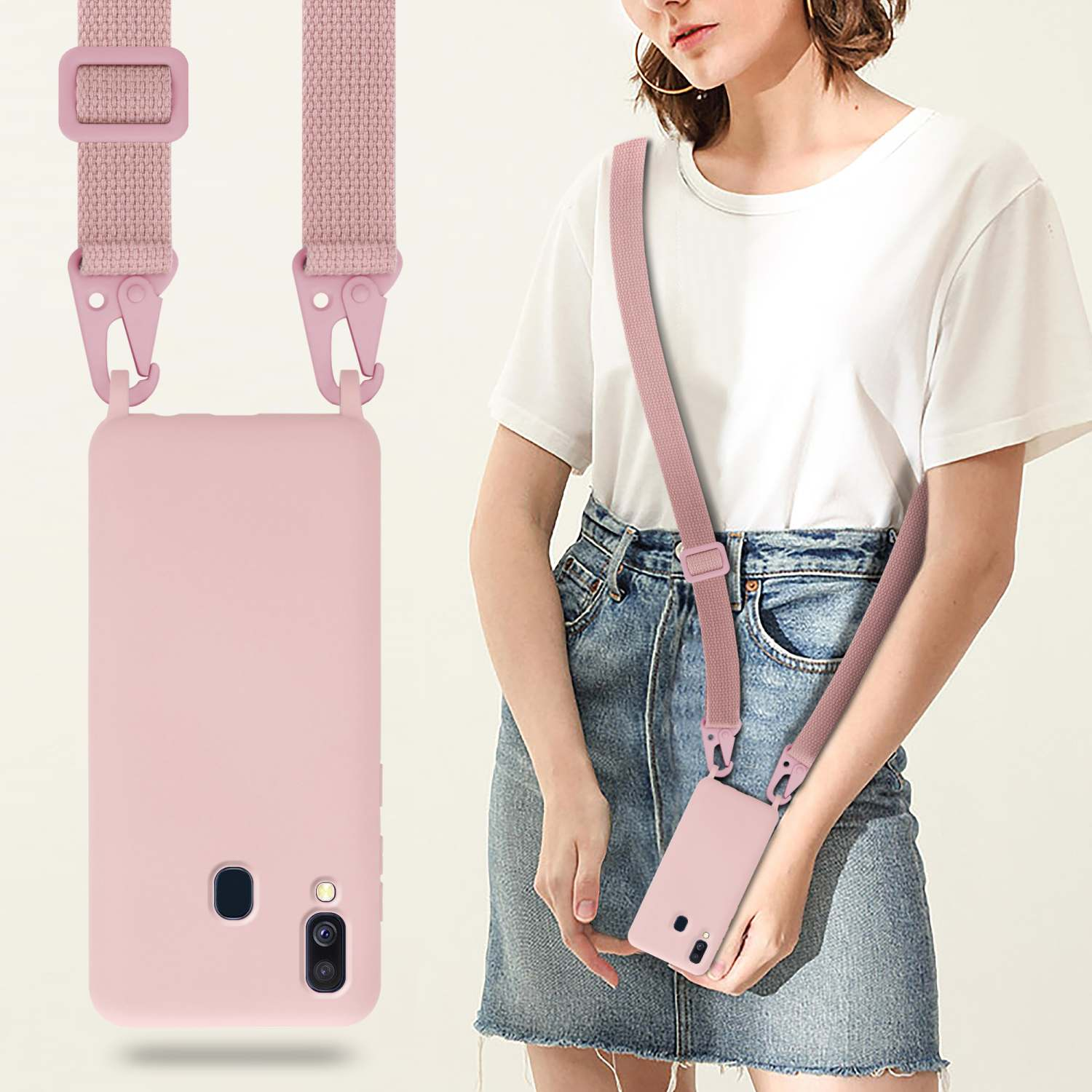 Una donna con custodia e cinturino rosa. Camicia bianca e gonna di jeans.